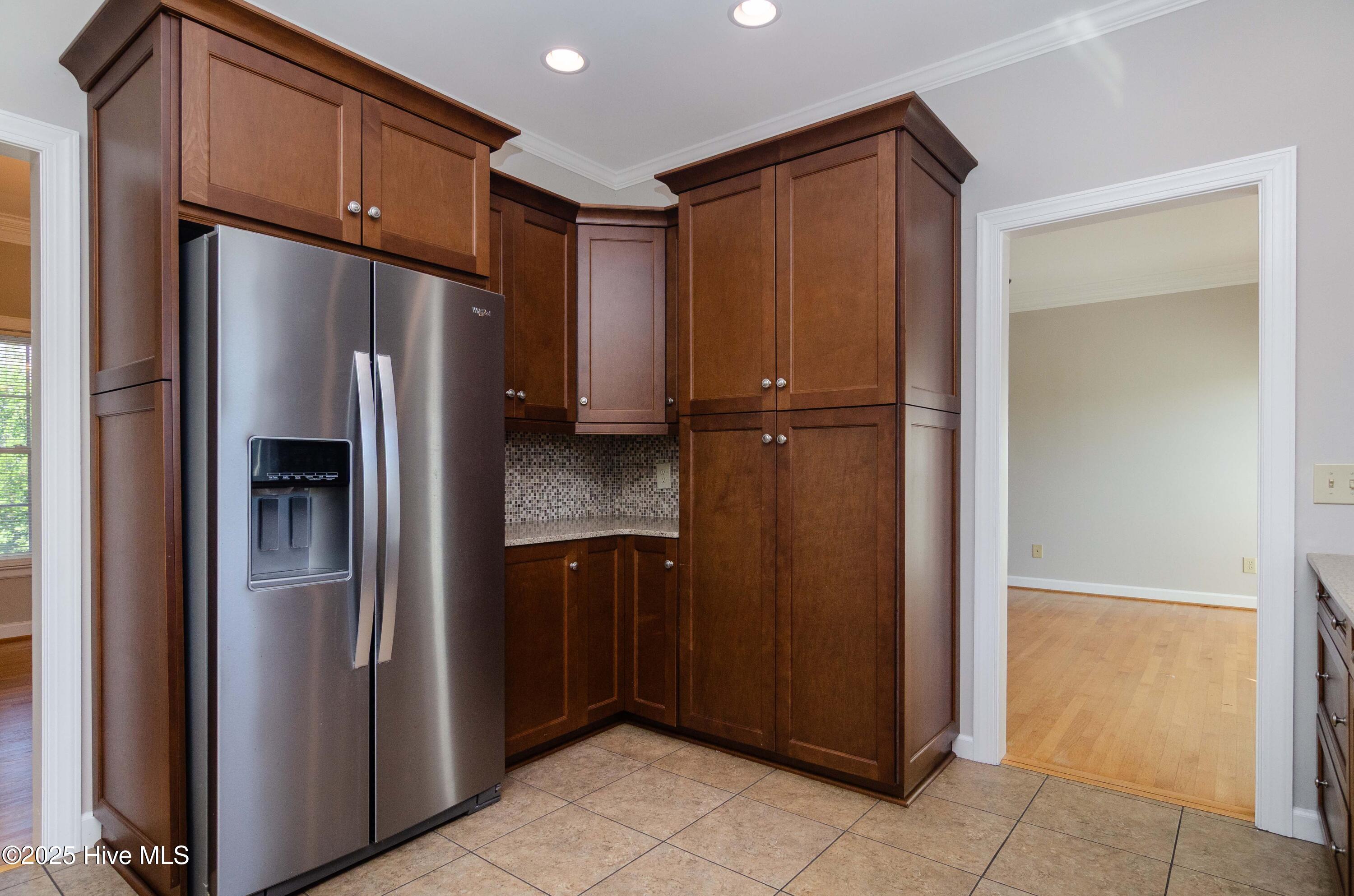 100516965 | Photo 11