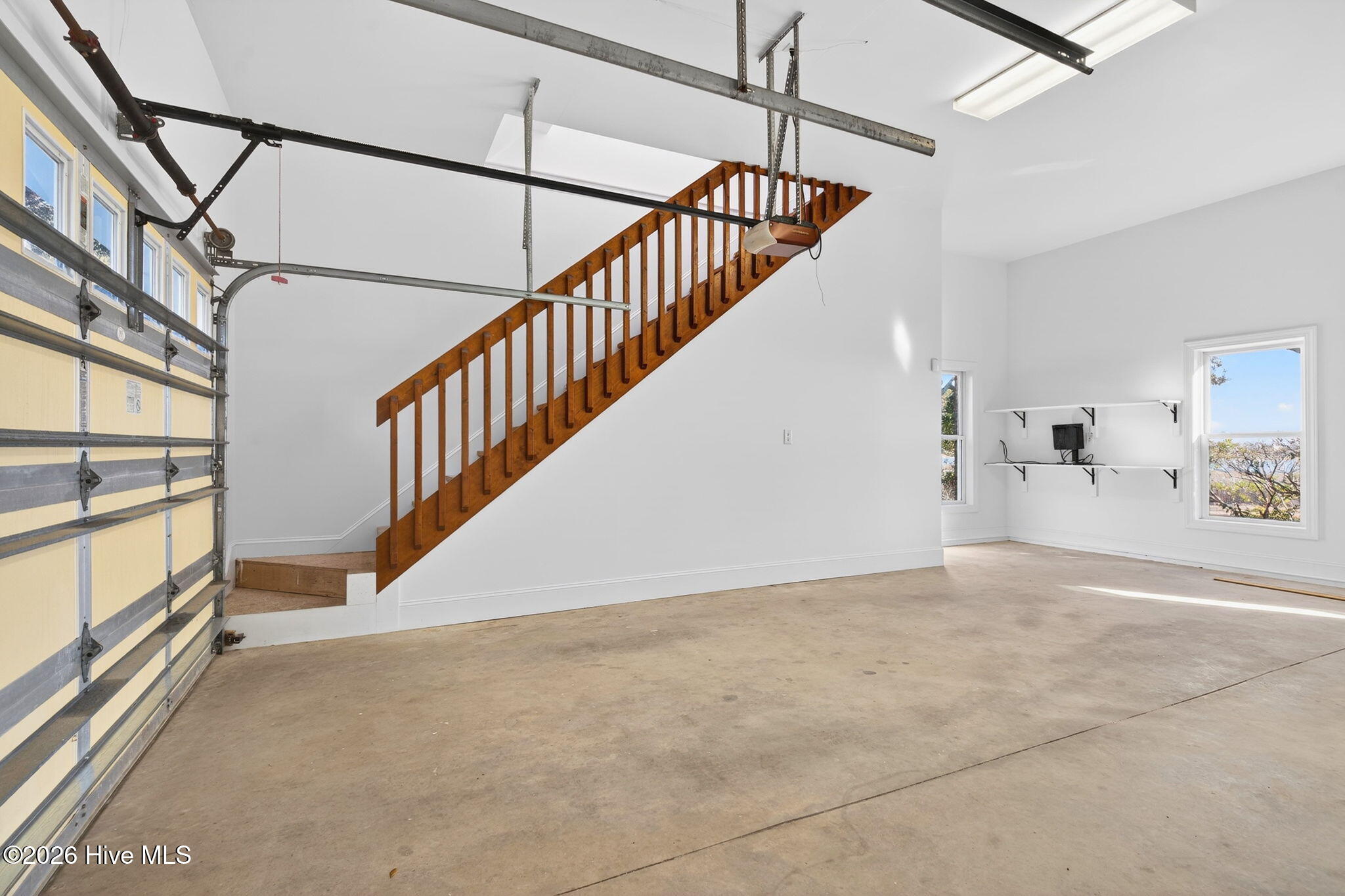 100555125 | Photo 48