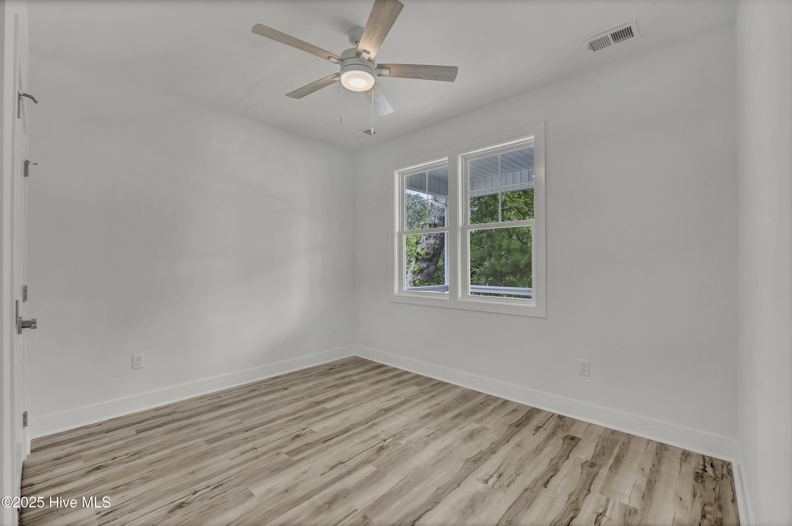 100509344 | Photo 27