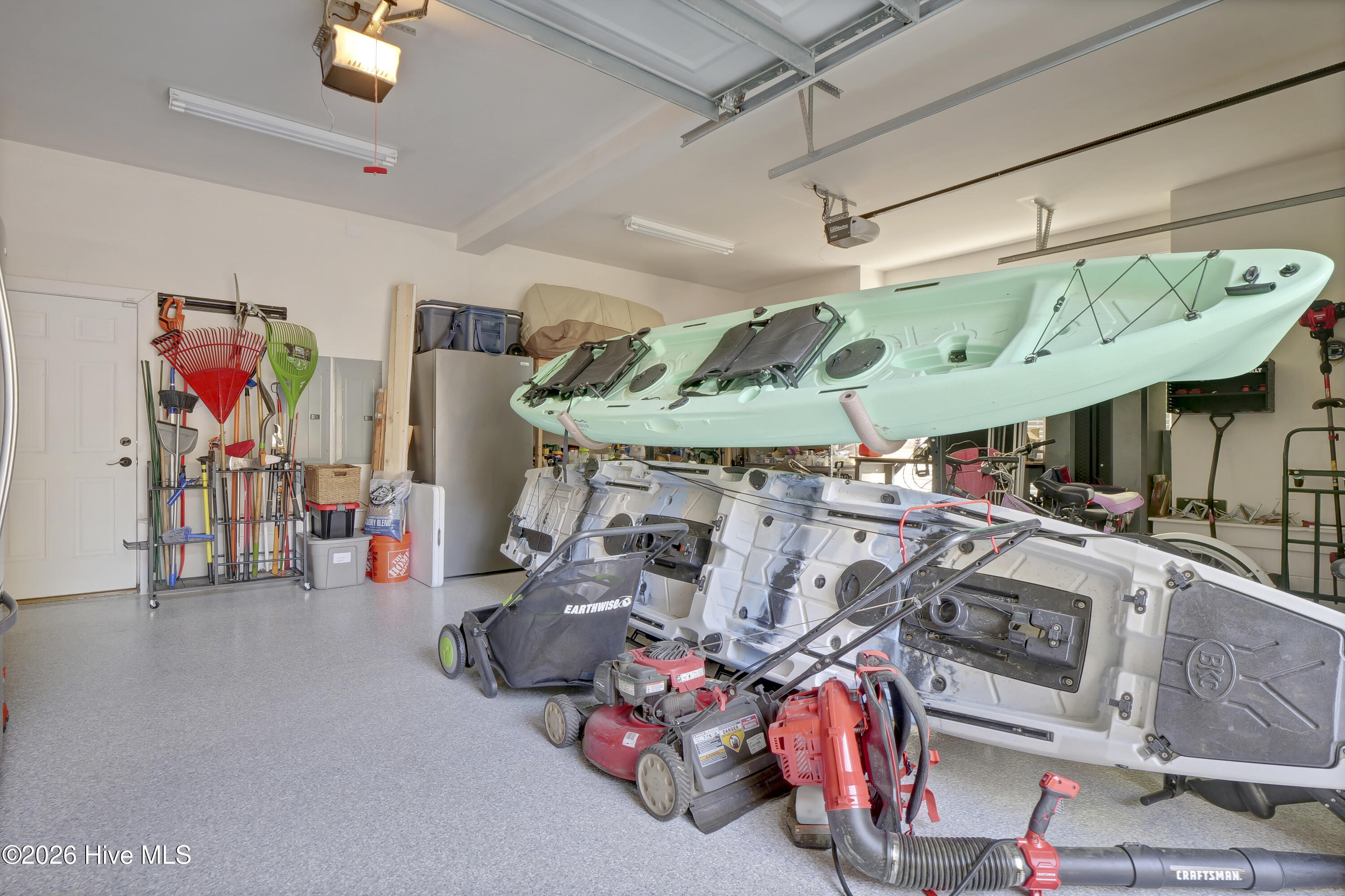 100563918 | Photo 51