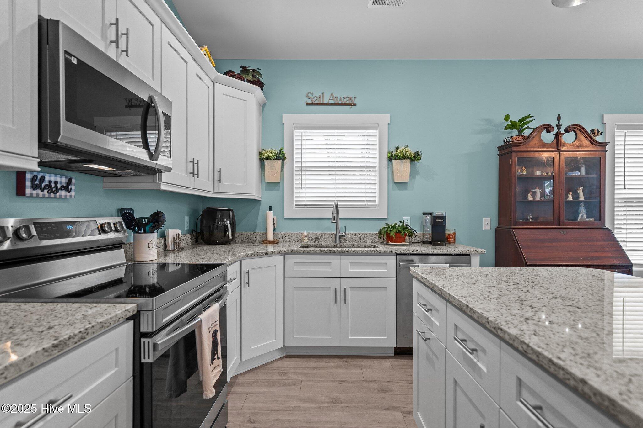 100552059 | Photo 16