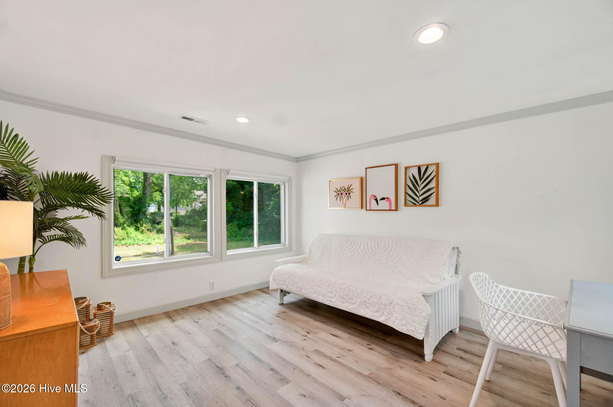 100556049 | Photo 19