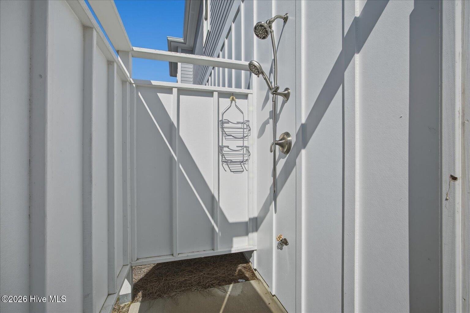 100559735 | Photo 42