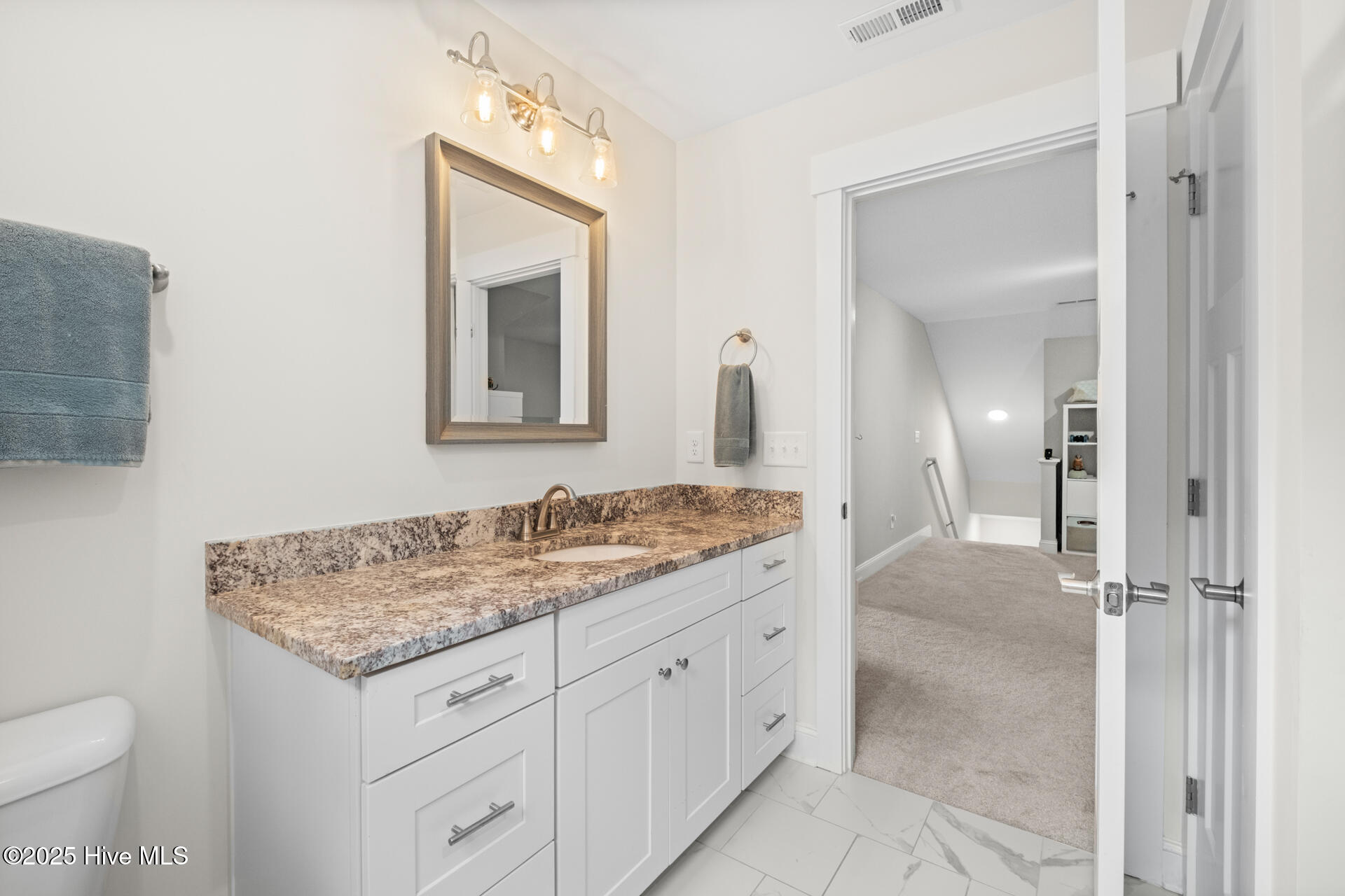 100554078 | Photo 43