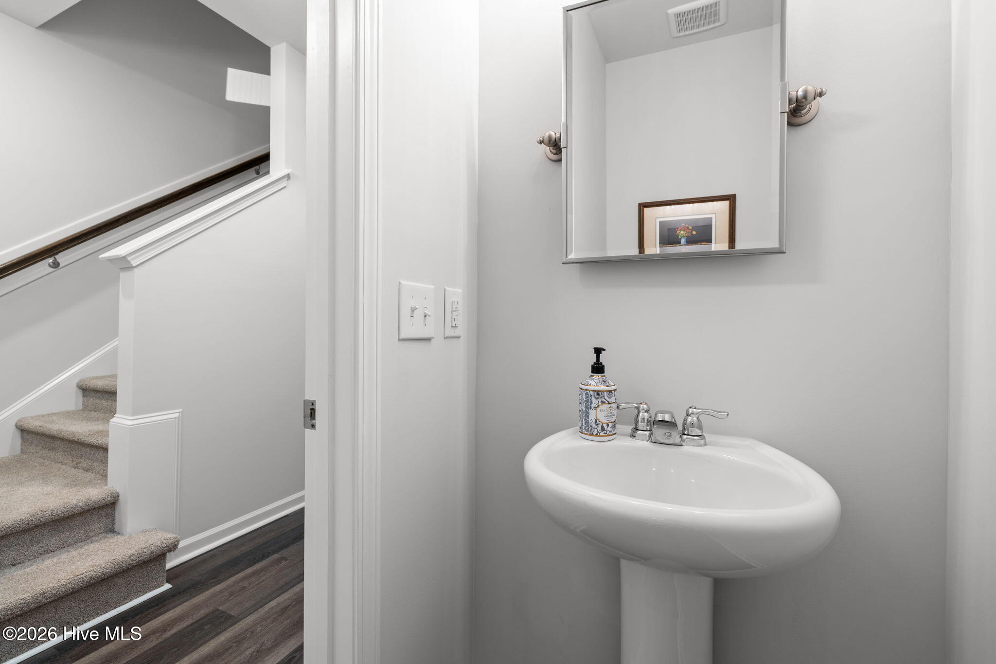 100567065 | Photo 24