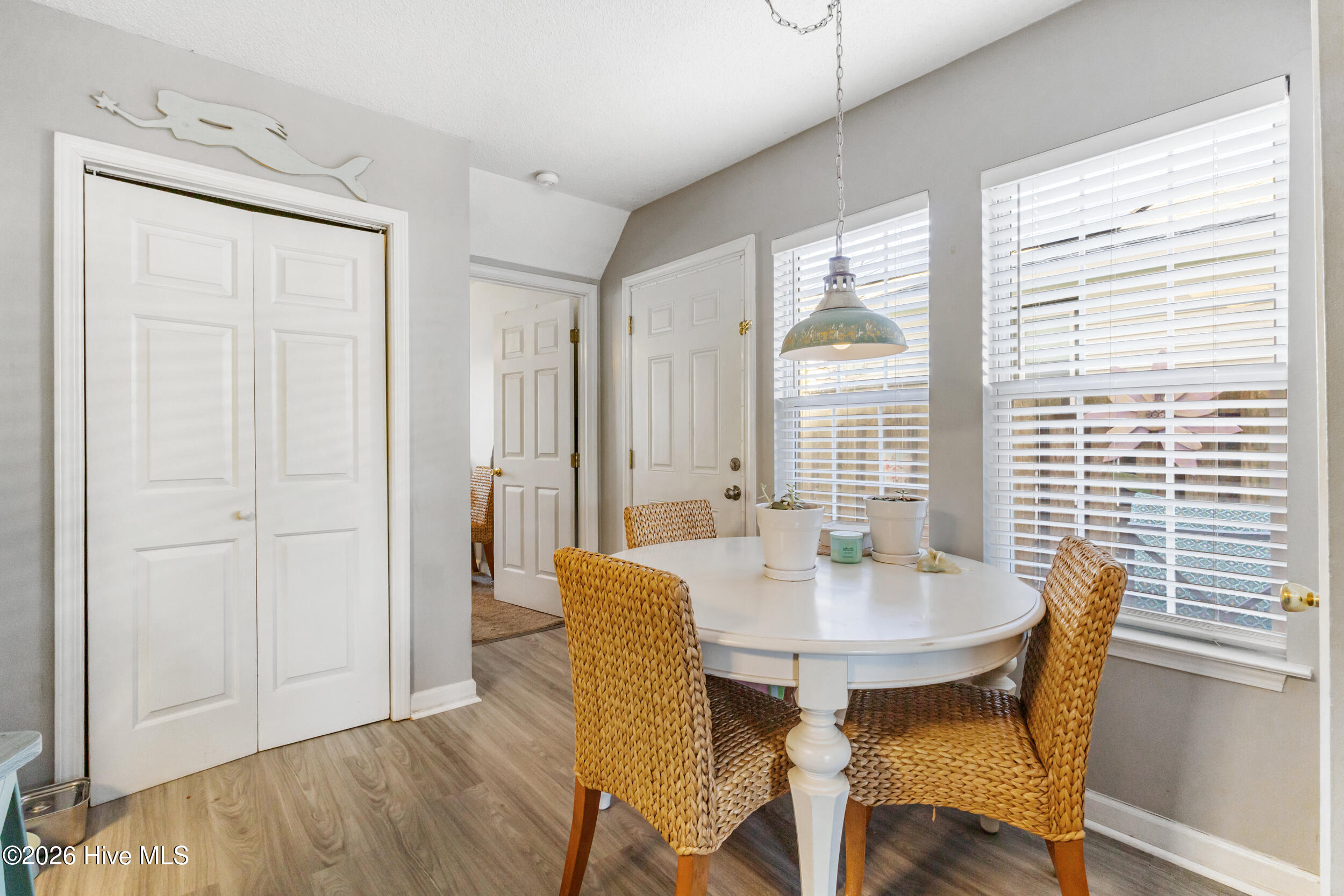 100555069 | Photo 15