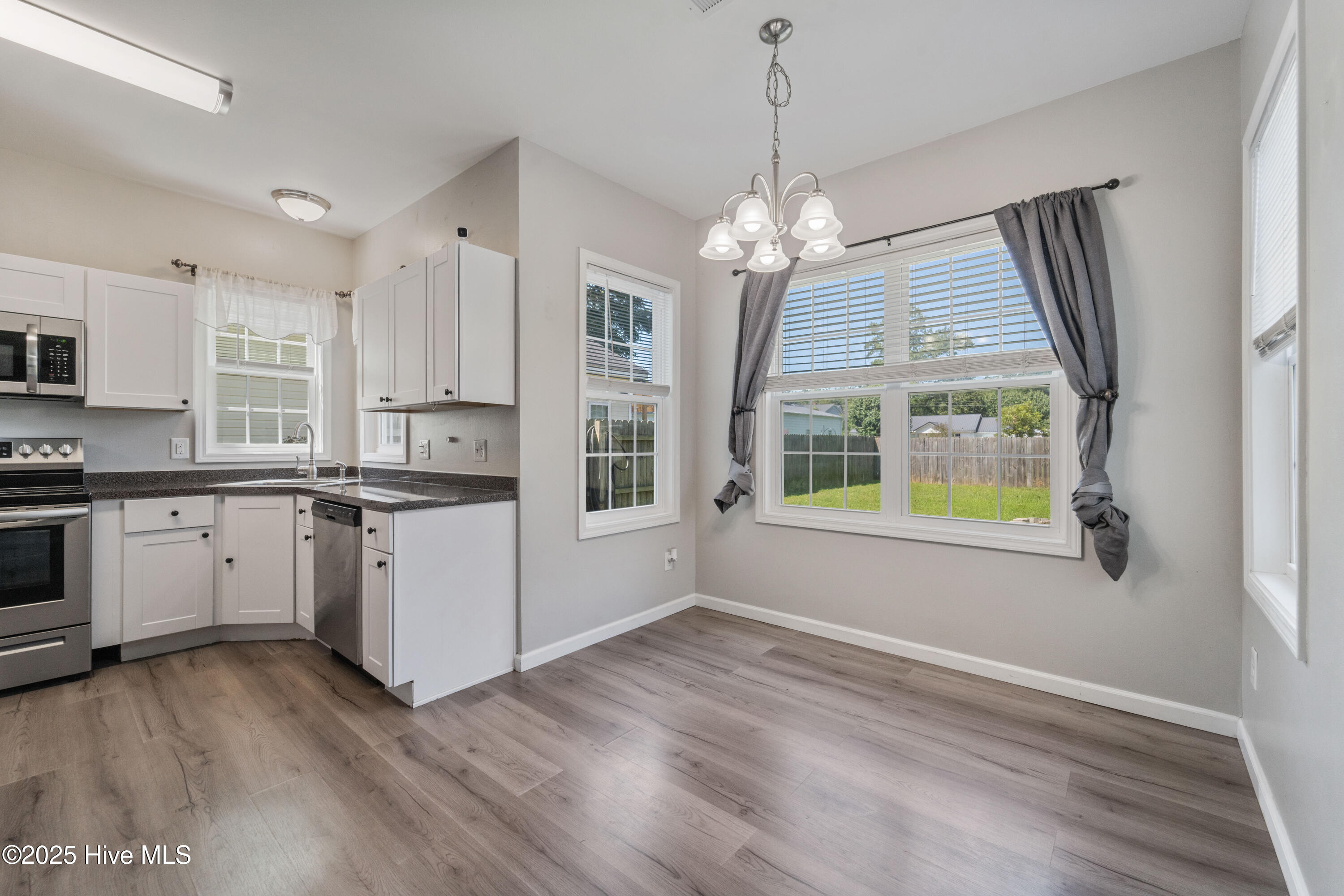 100529060 | Photo 18