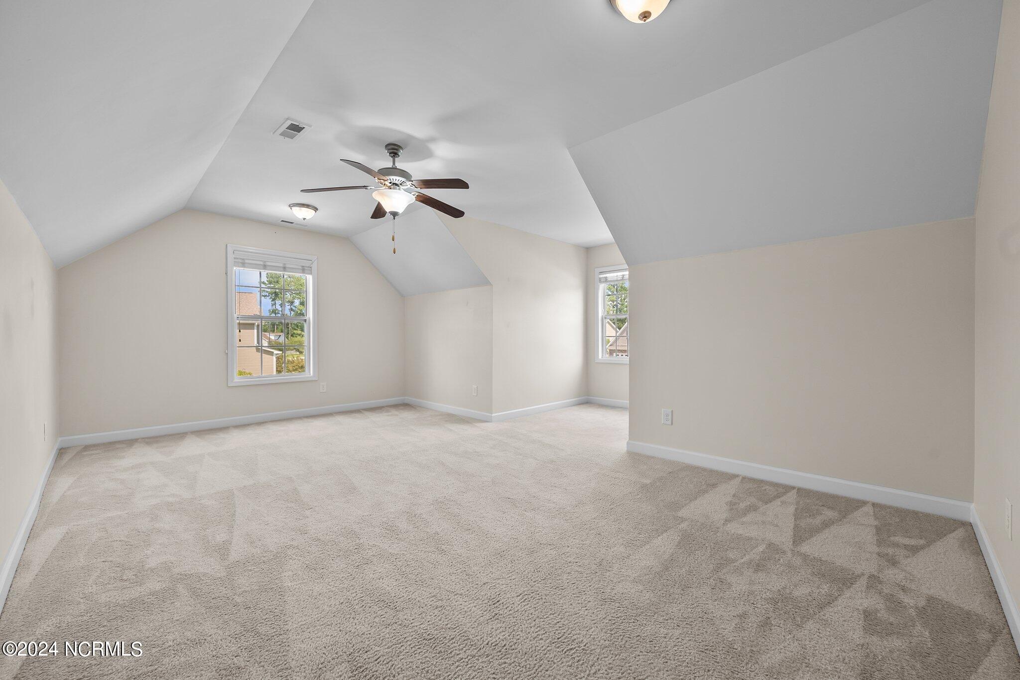 100549722 | Photo 29