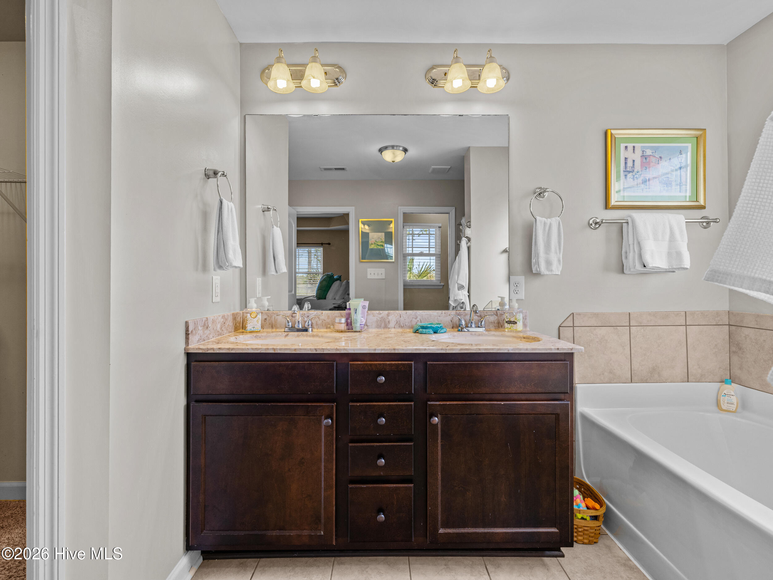 100559159 | Photo 37