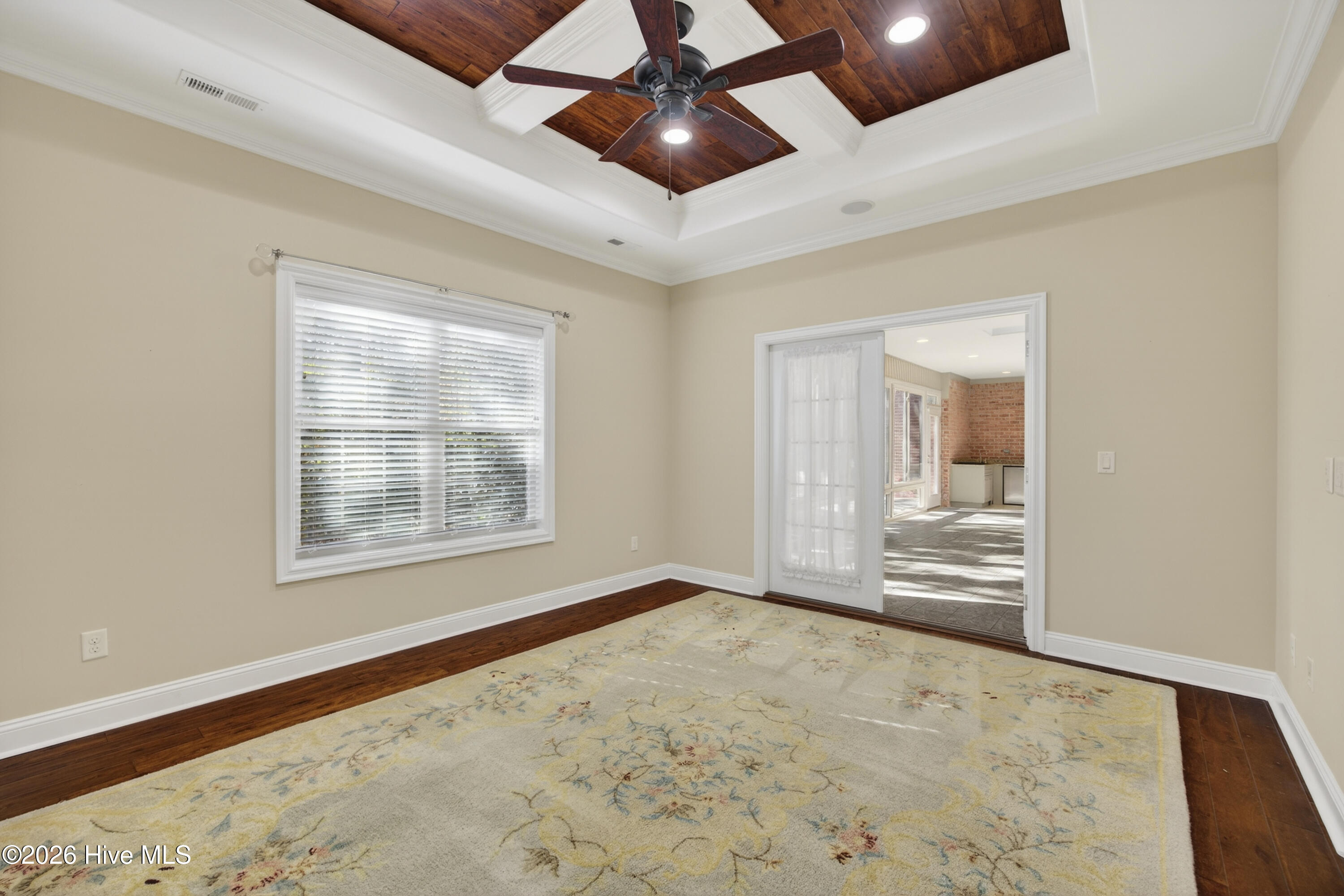 100550633 | Photo 18