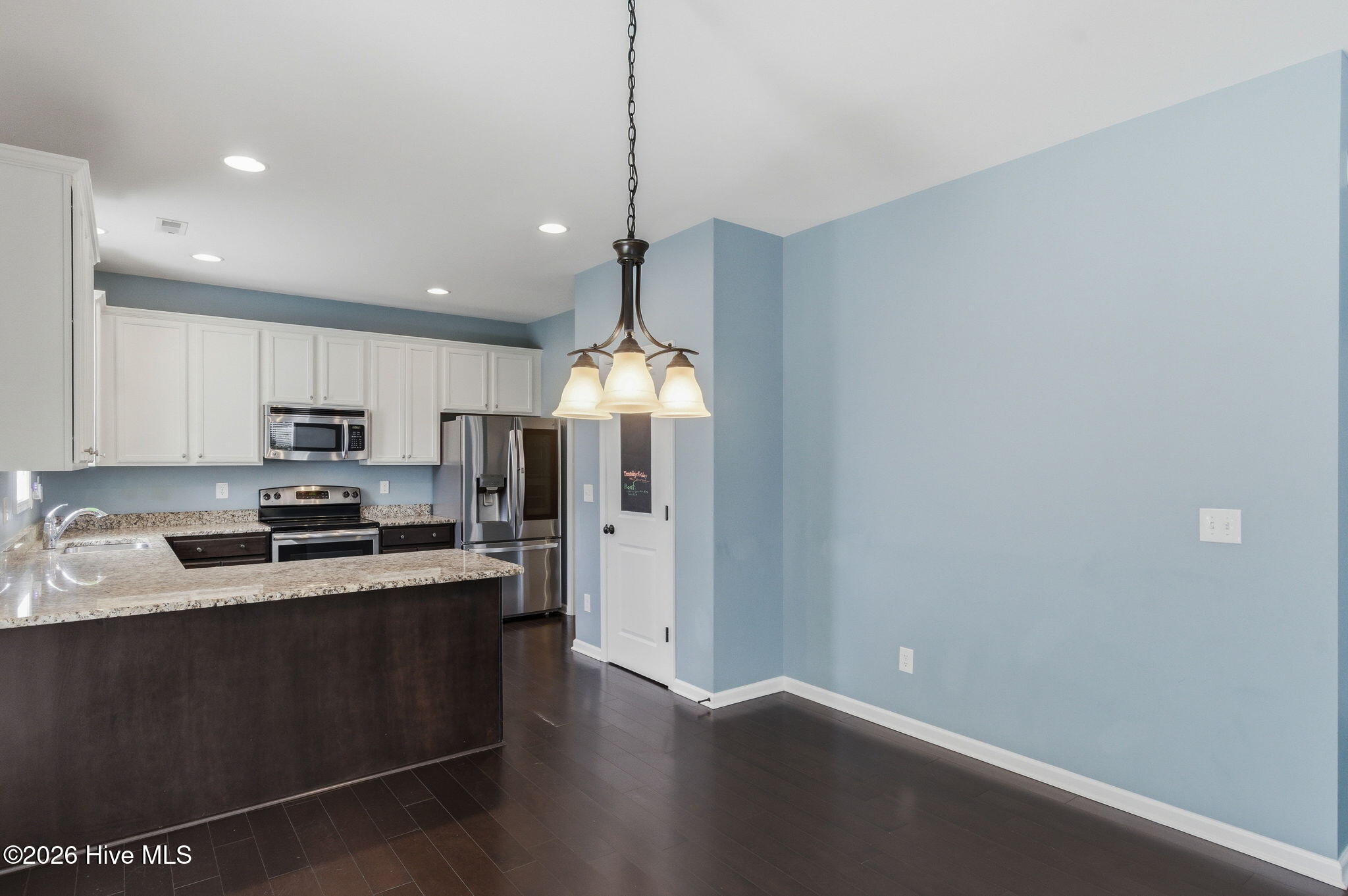 100565105 | Photo 10