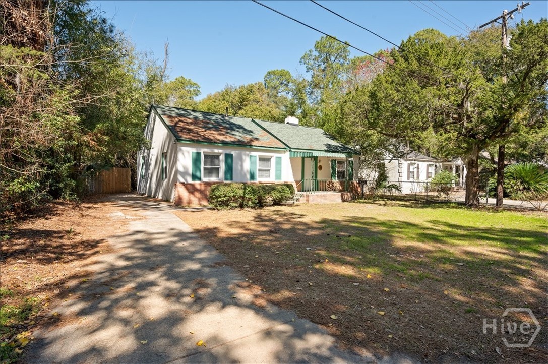 Photo 4 of Single family home for sale at 1702 E 41st Street, Savannah, GA 31404 | MLS# SA364851 | Listing updated on 2026-09-21