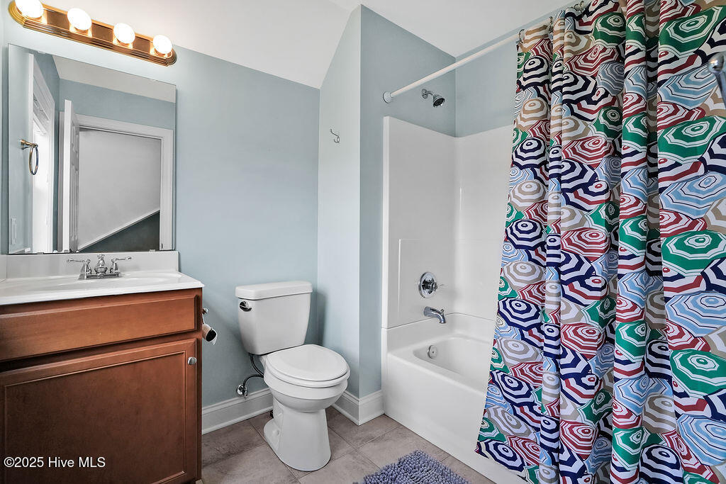 100550184 | Photo 35