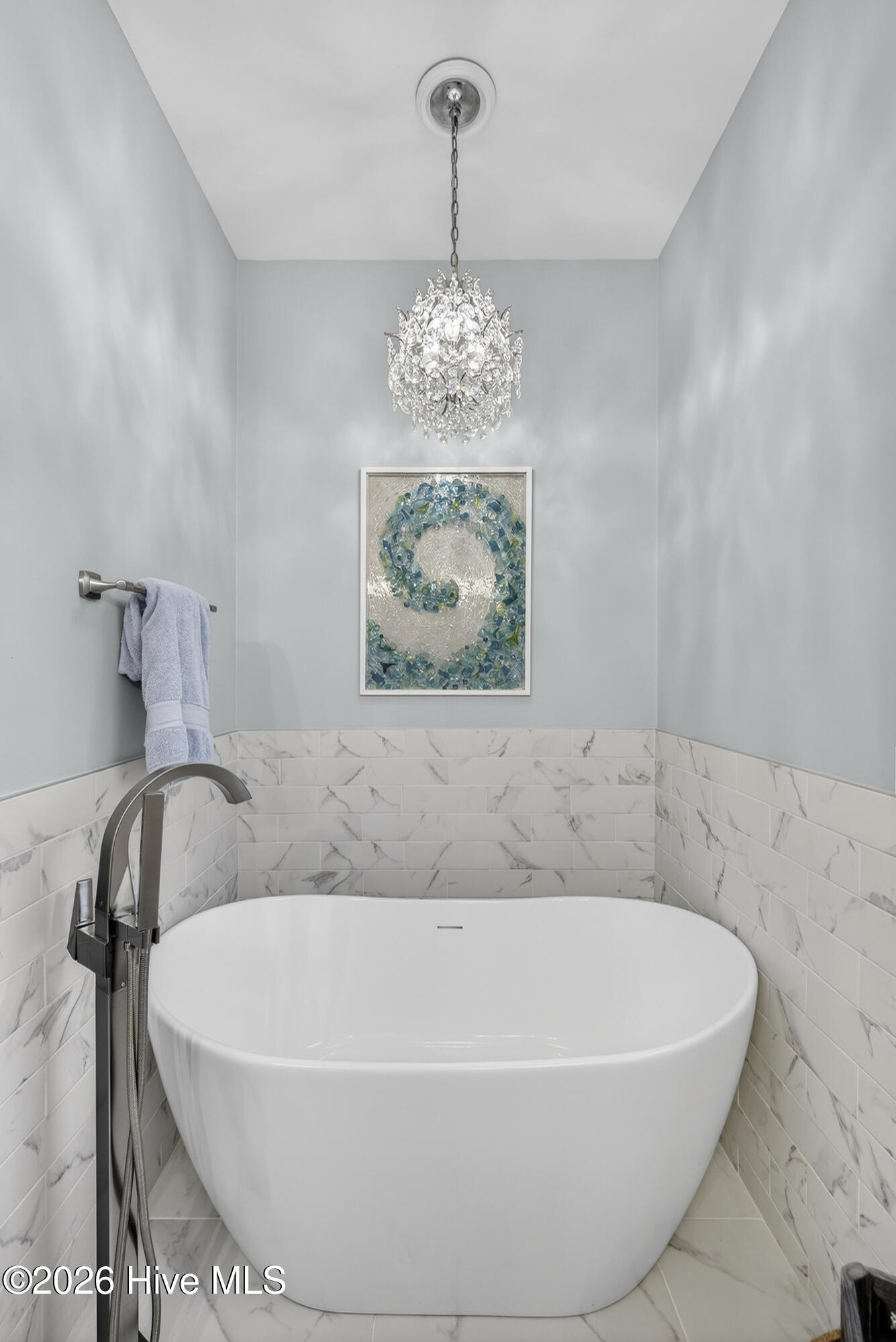 100561786 | Photo 45