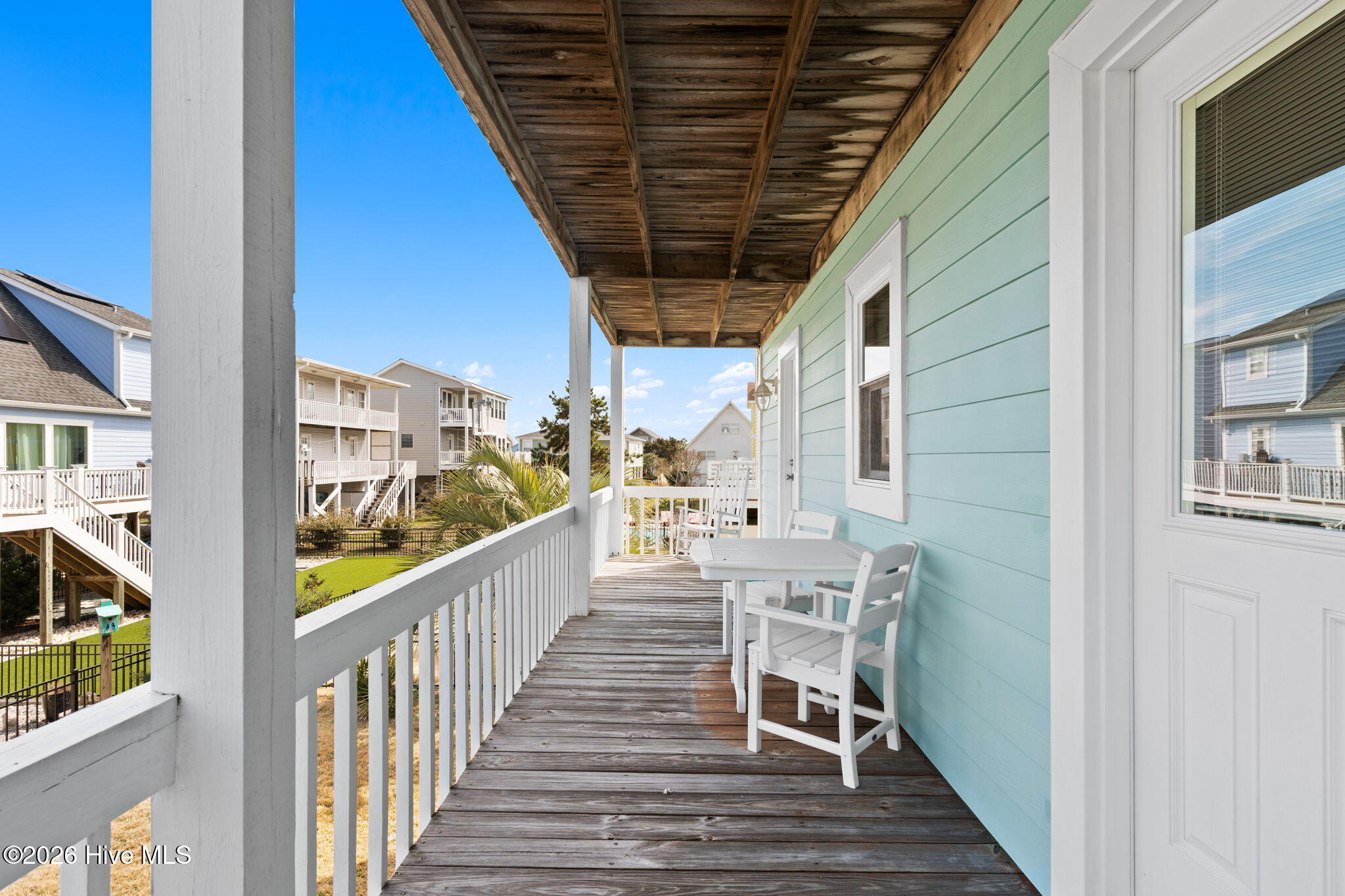 100560342 | Photo 16