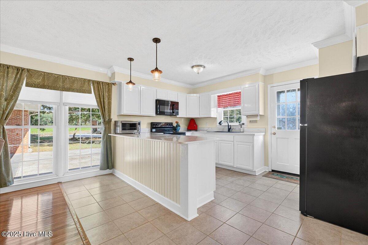 100533045 | Photo 38