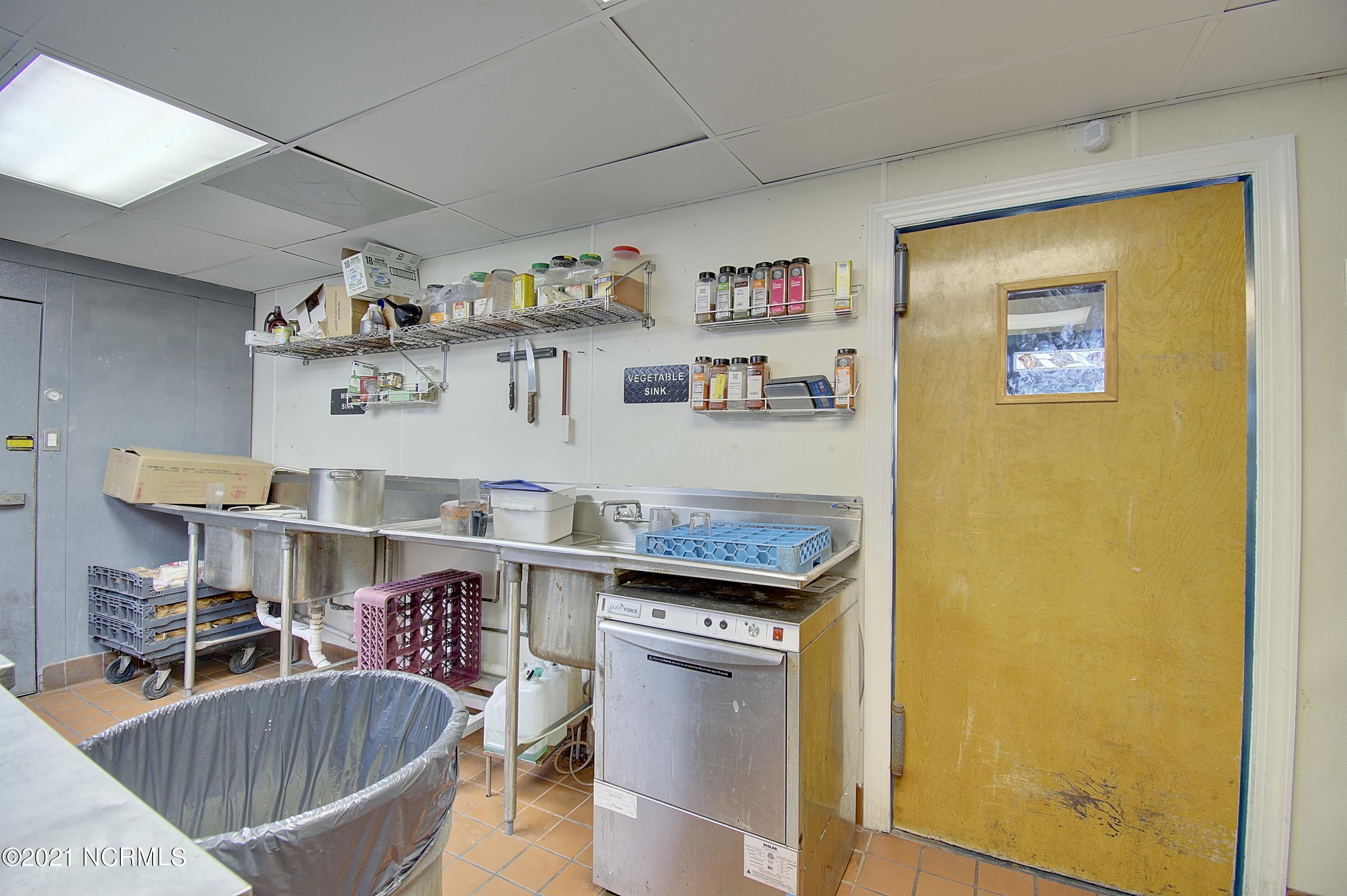 100502162 | Photo 27