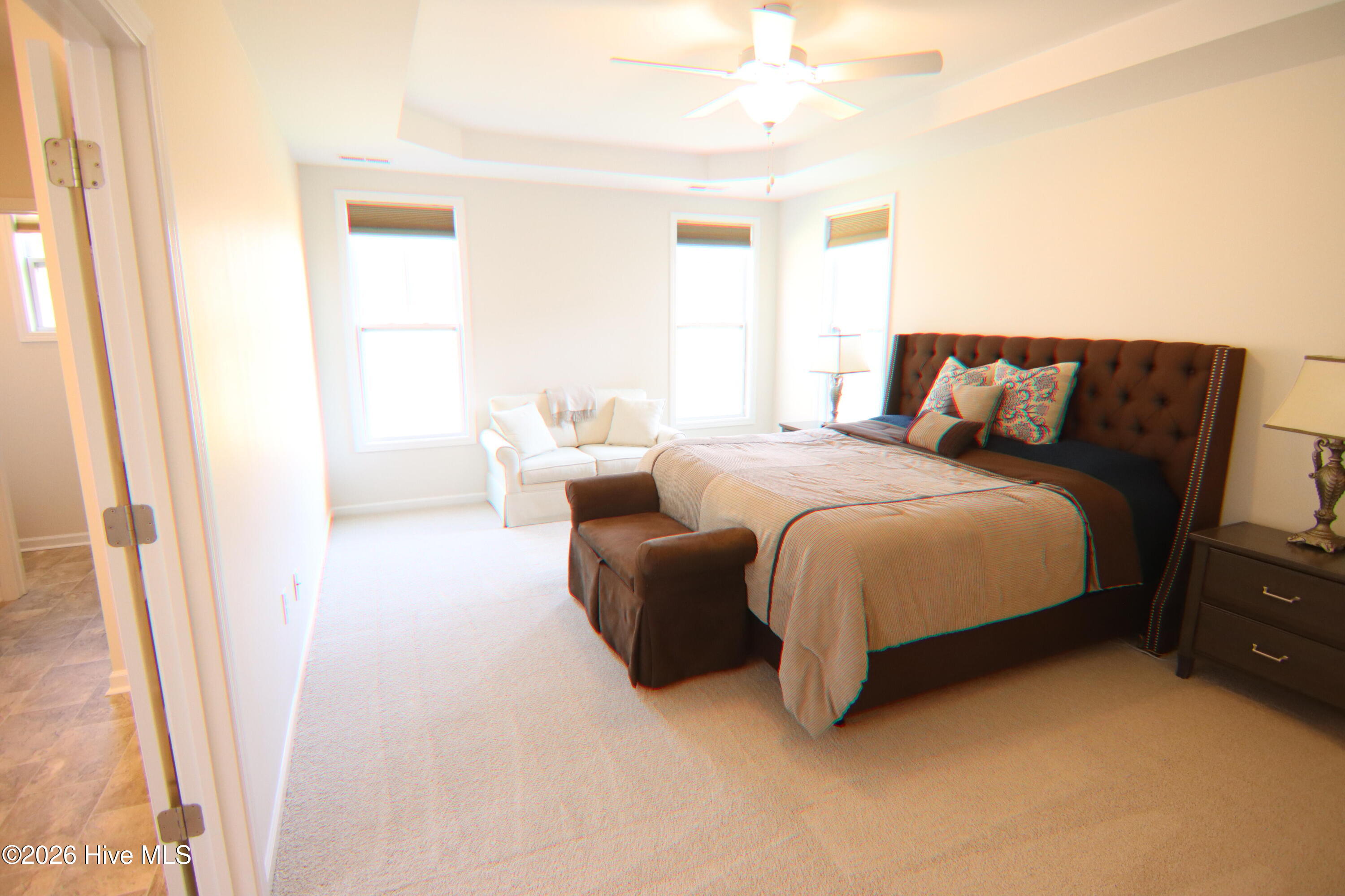 100565825 | Photo 16