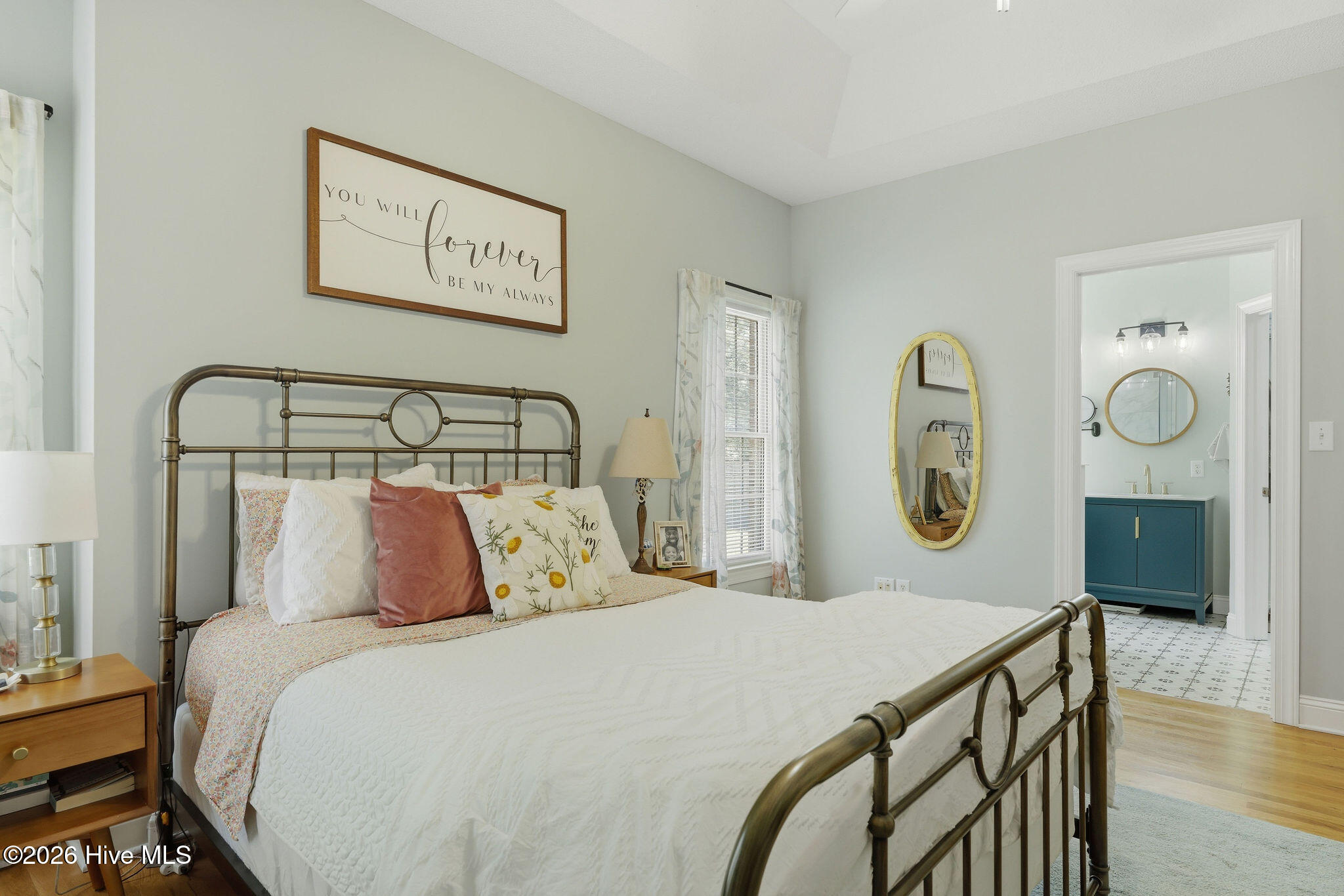 100565672 | Photo 33