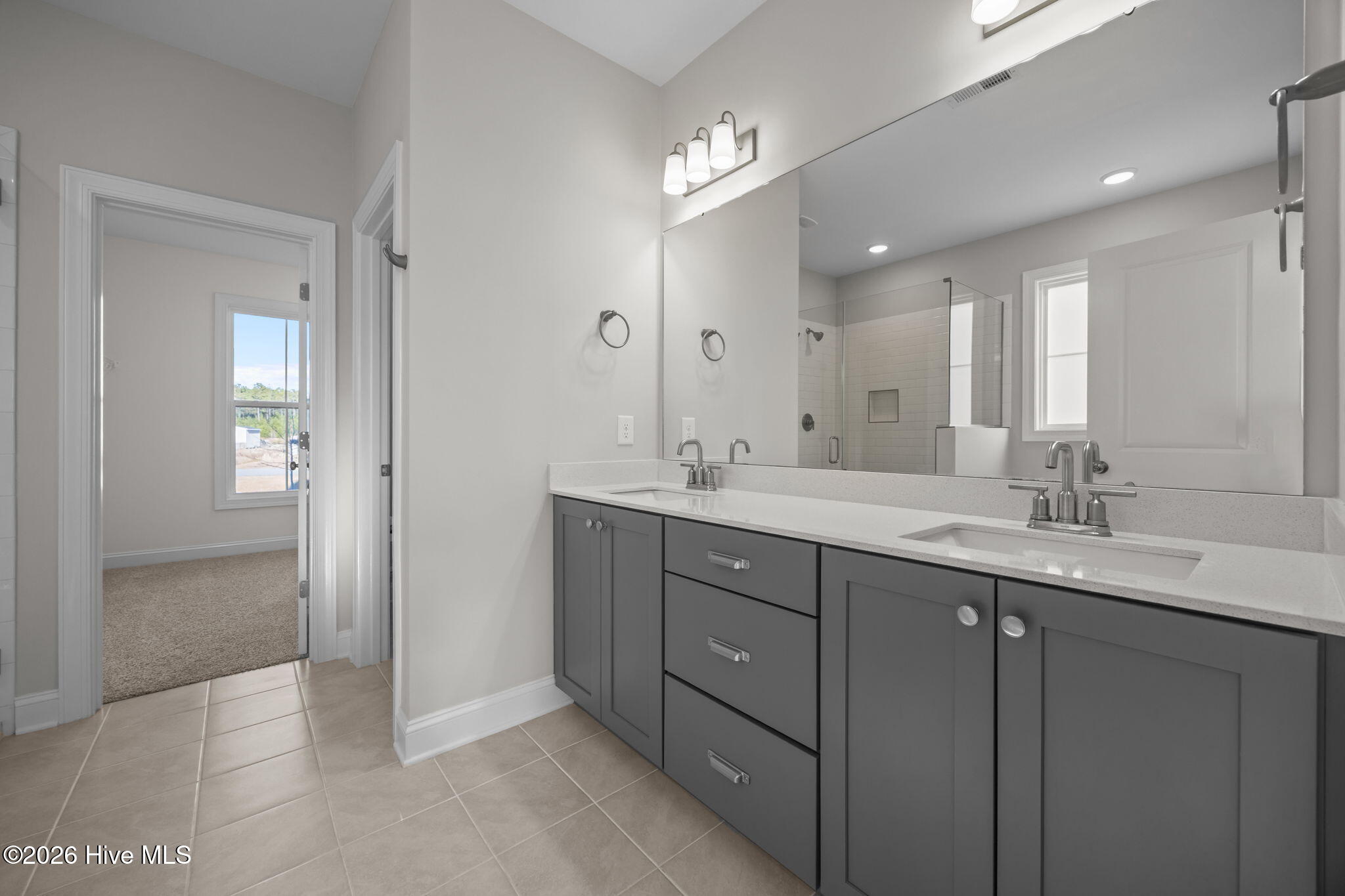 100550505 | Photo 18