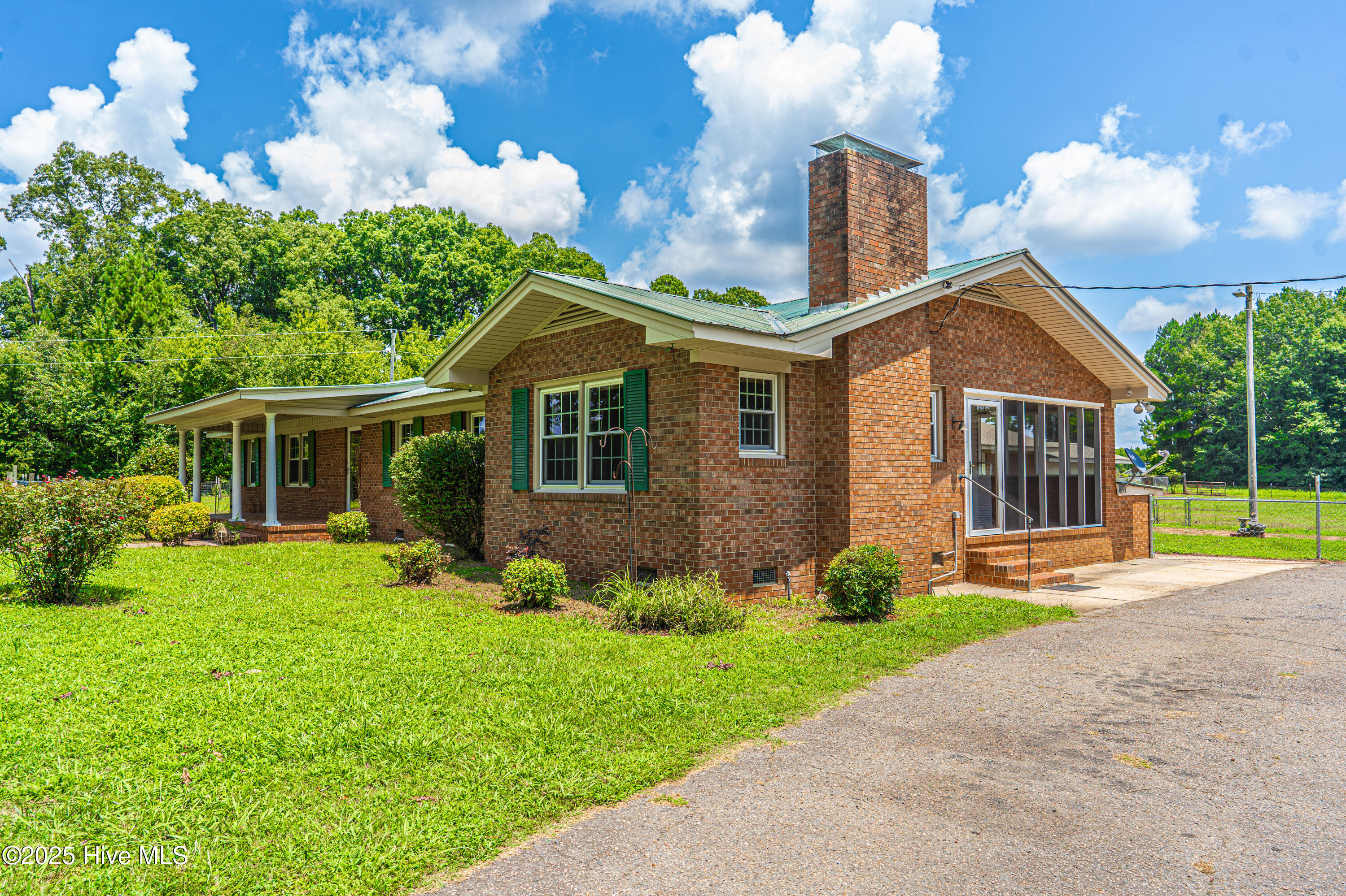 383 Lakey Siding Road