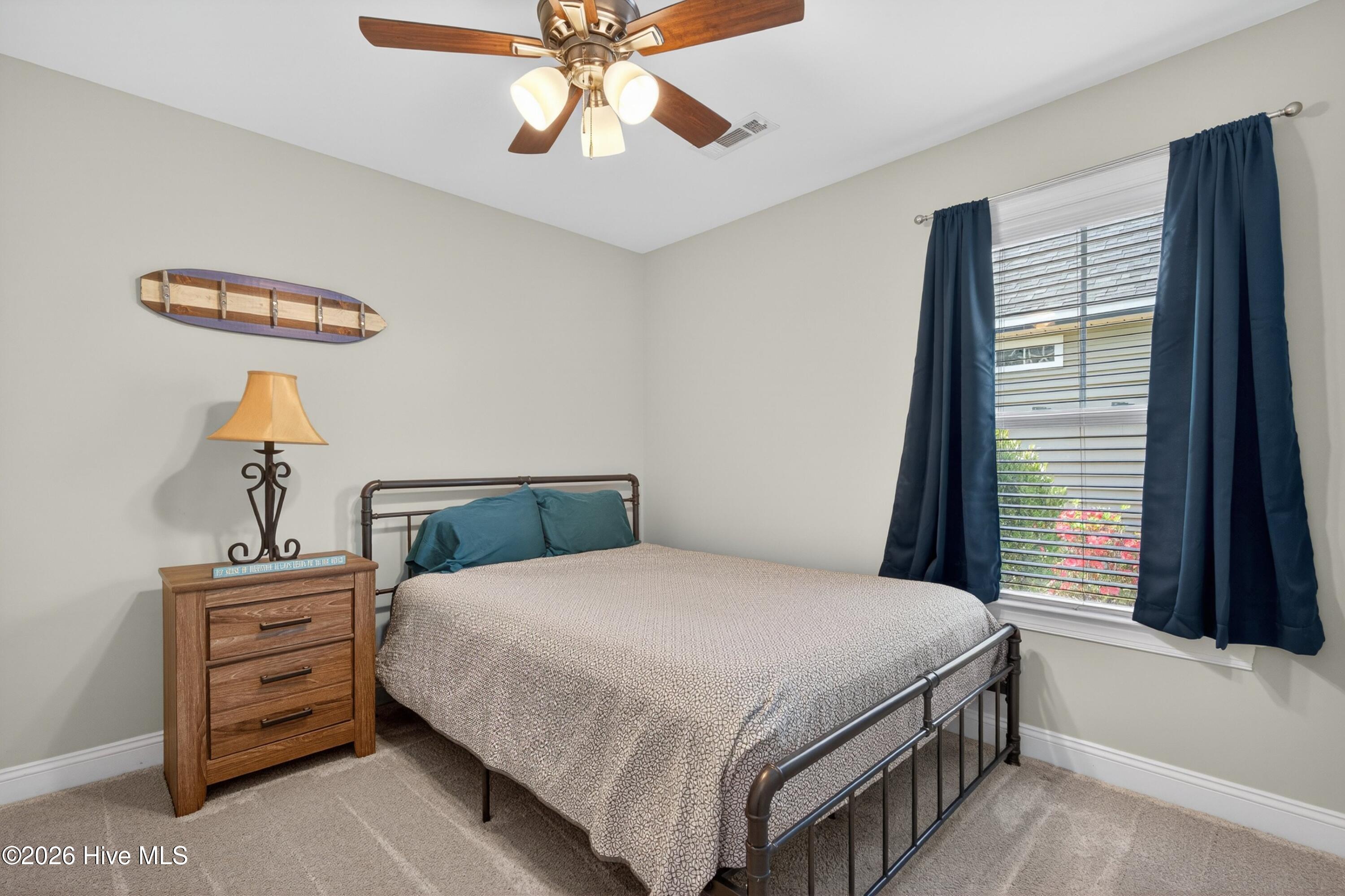 100566210 | Photo 25