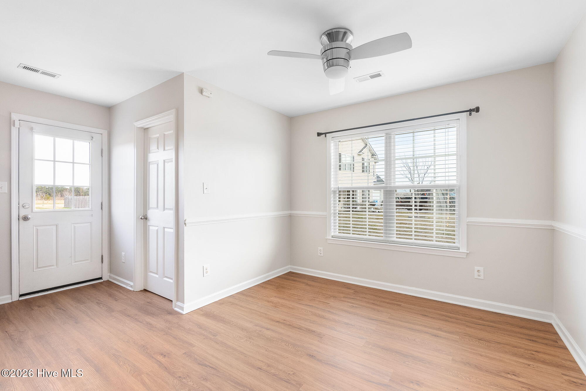 100569536 | Photo 10