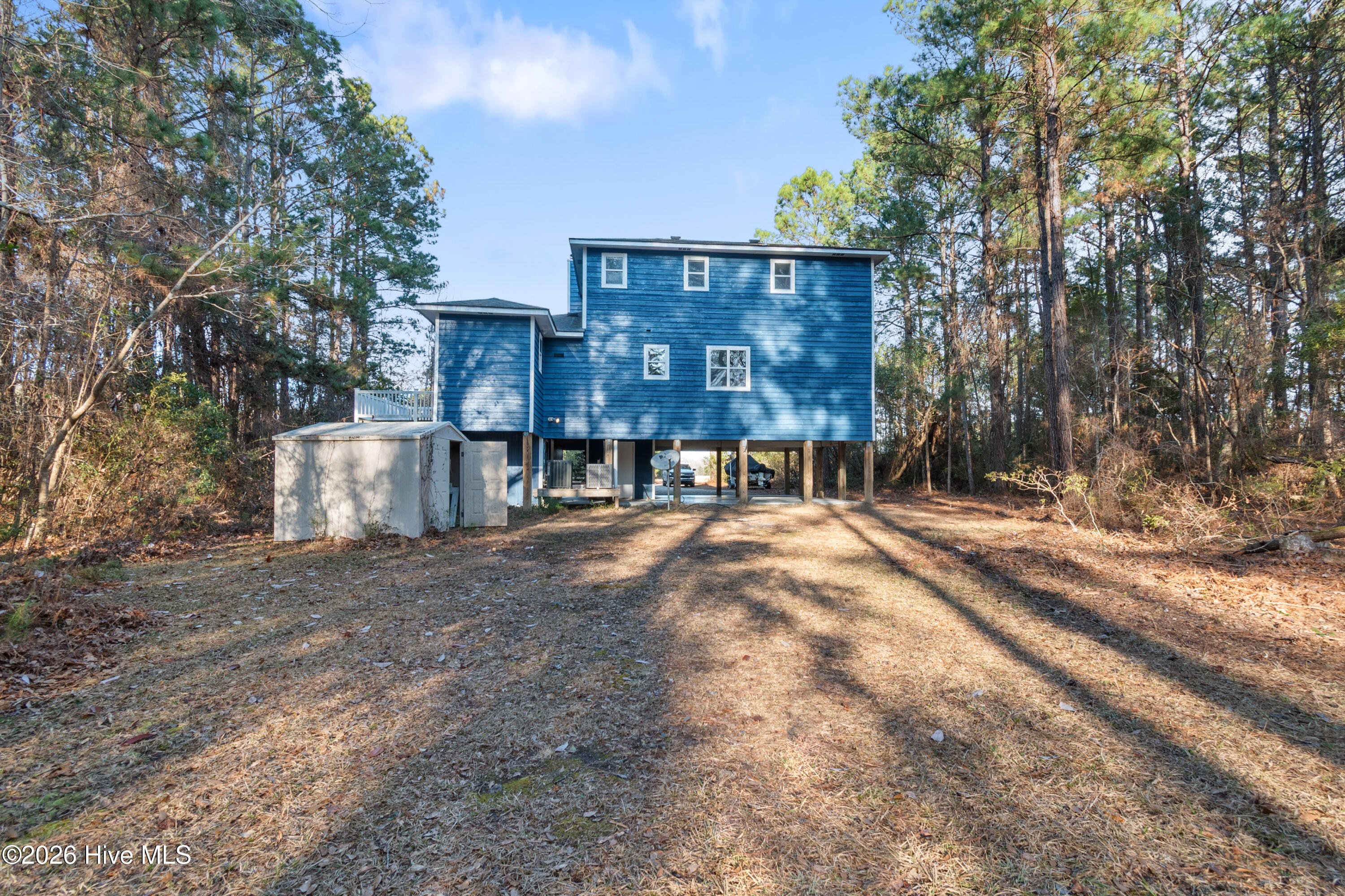 100549845 | Photo 25