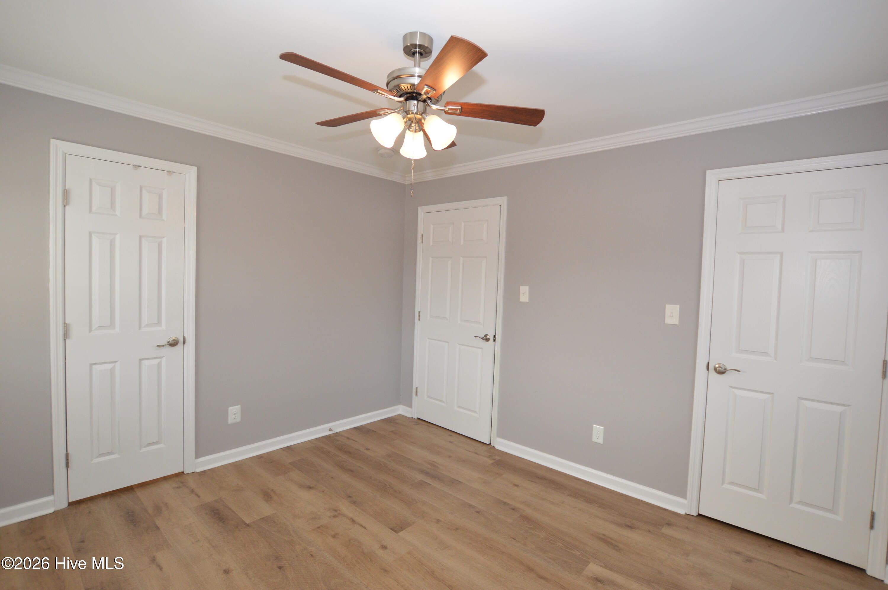 100563873 | Photo 11