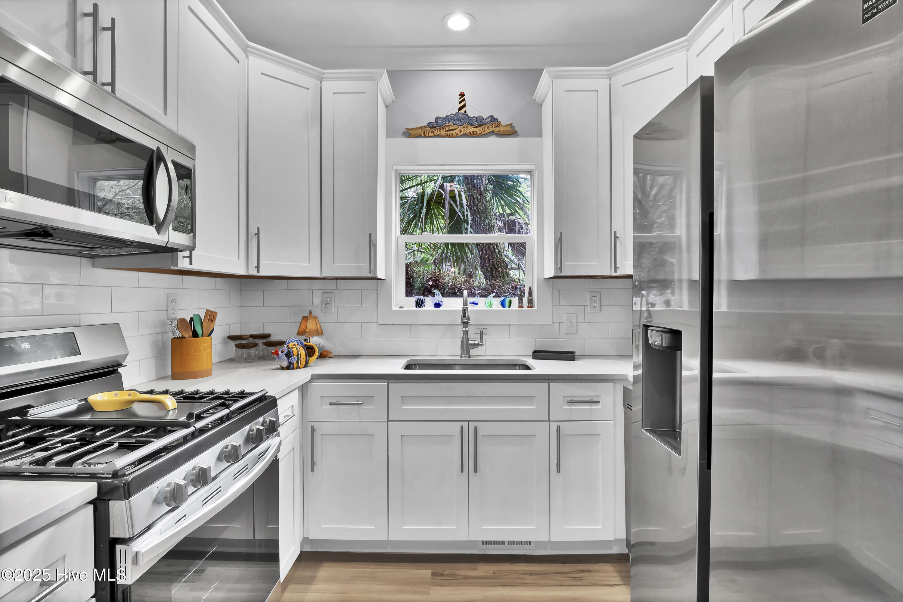 100542067 | Photo 16