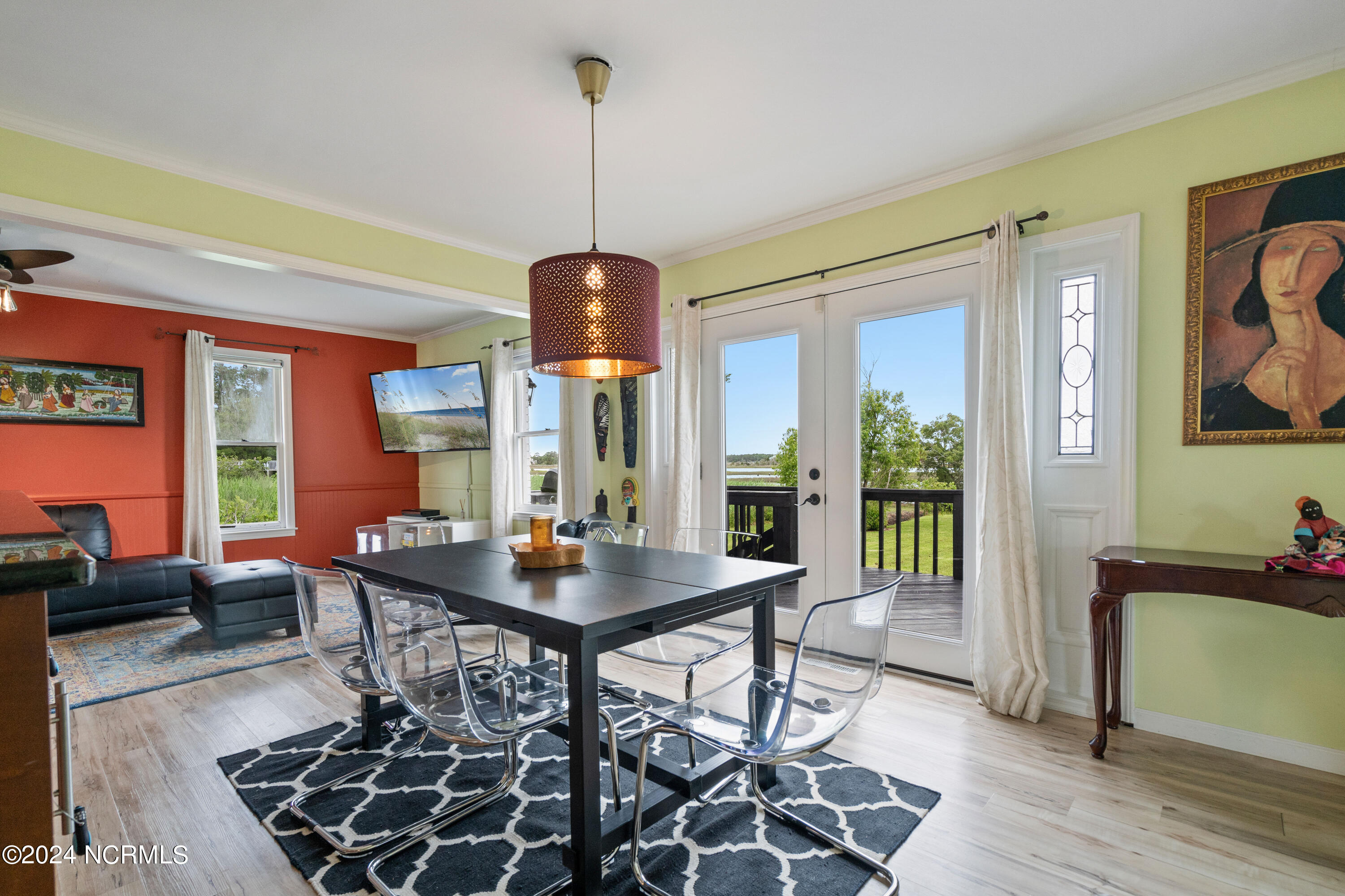 100560914 | Photo 14