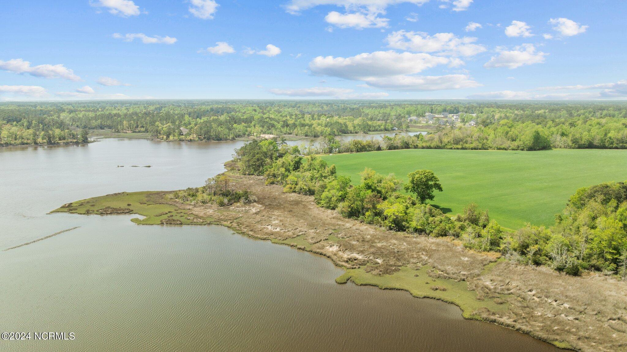 517 Queens Creek Road, Hubert, NC, 28539