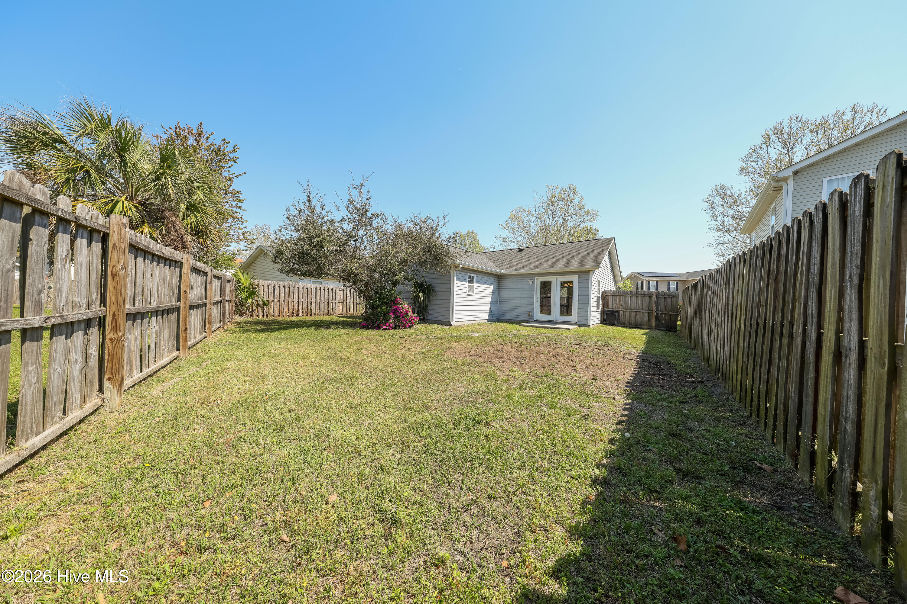 100562580 | Photo 25