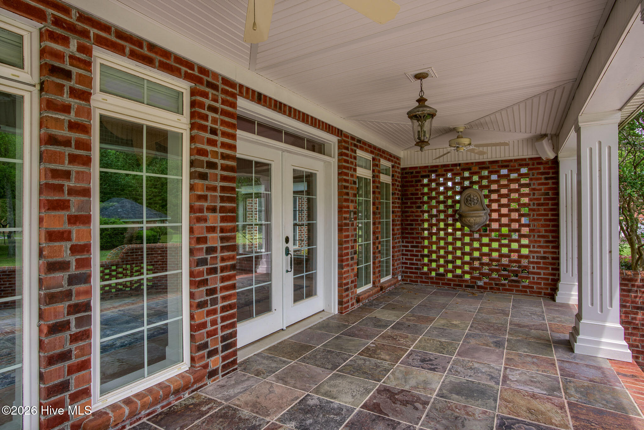 100570266 | Photo 59