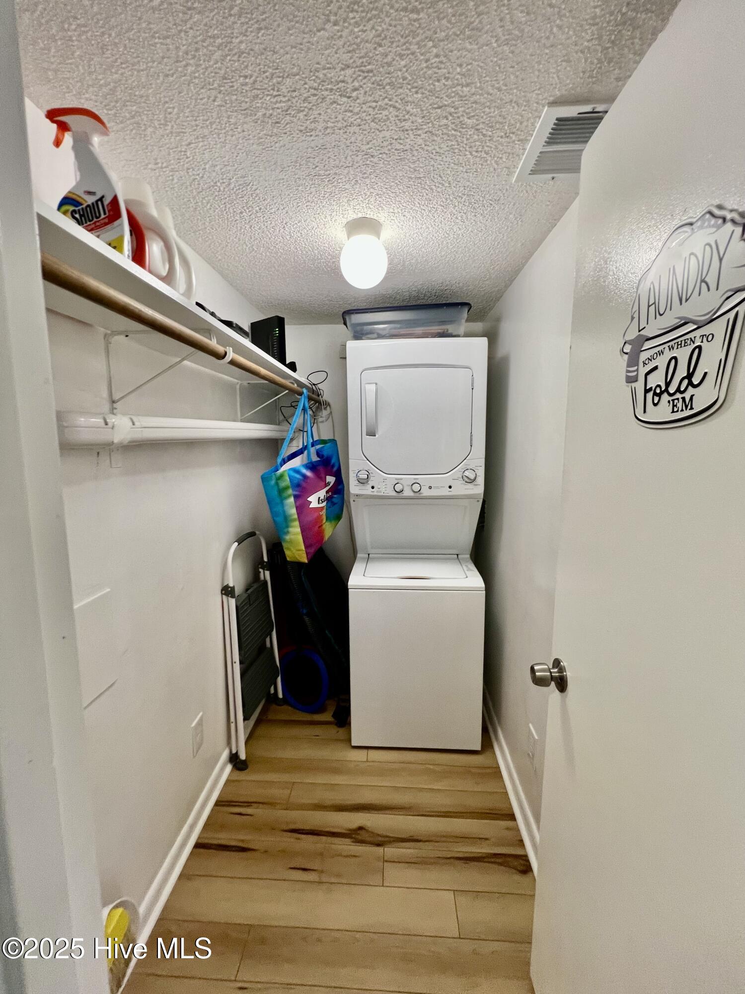 100527241 | Photo 40