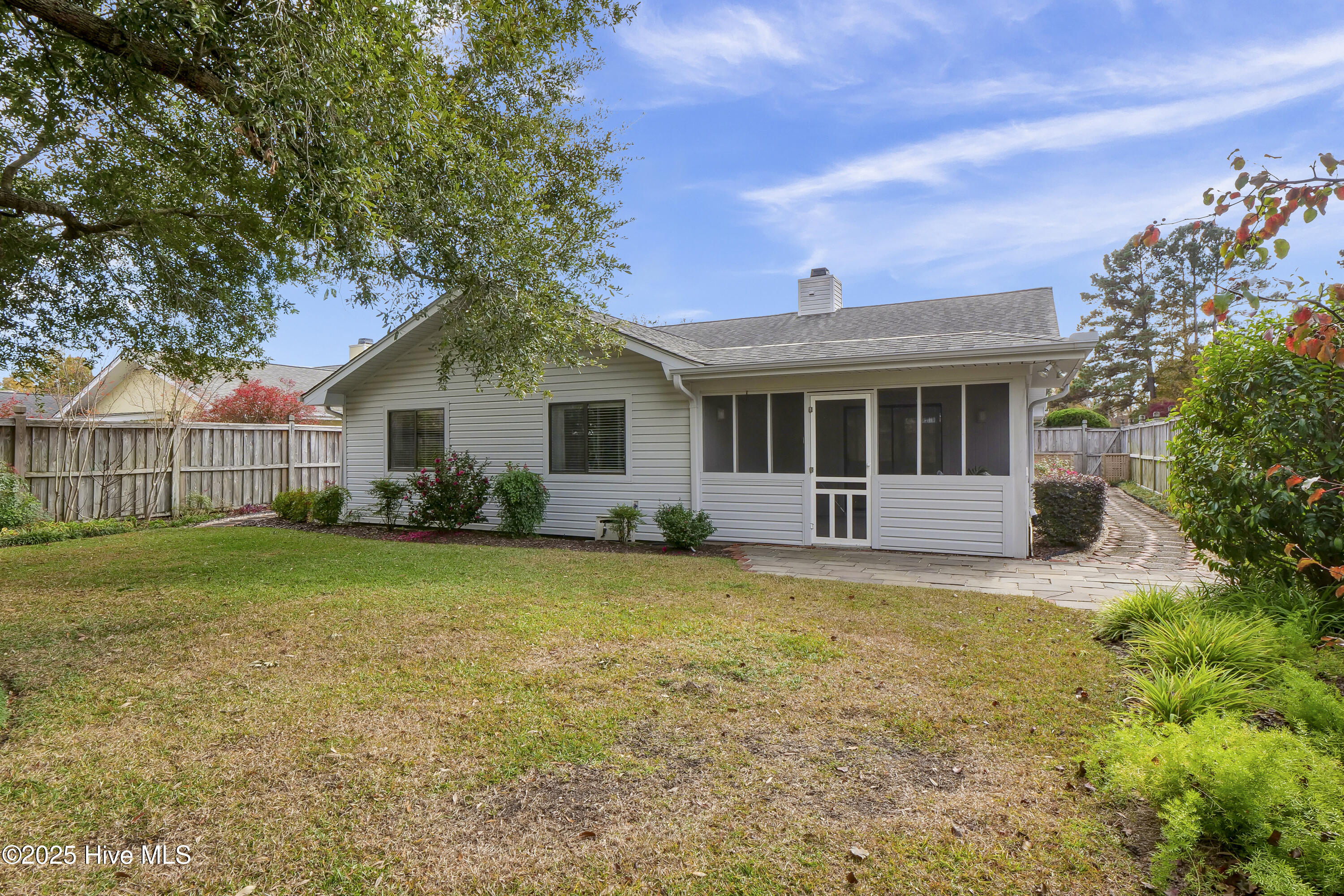 100541814 | Photo 34