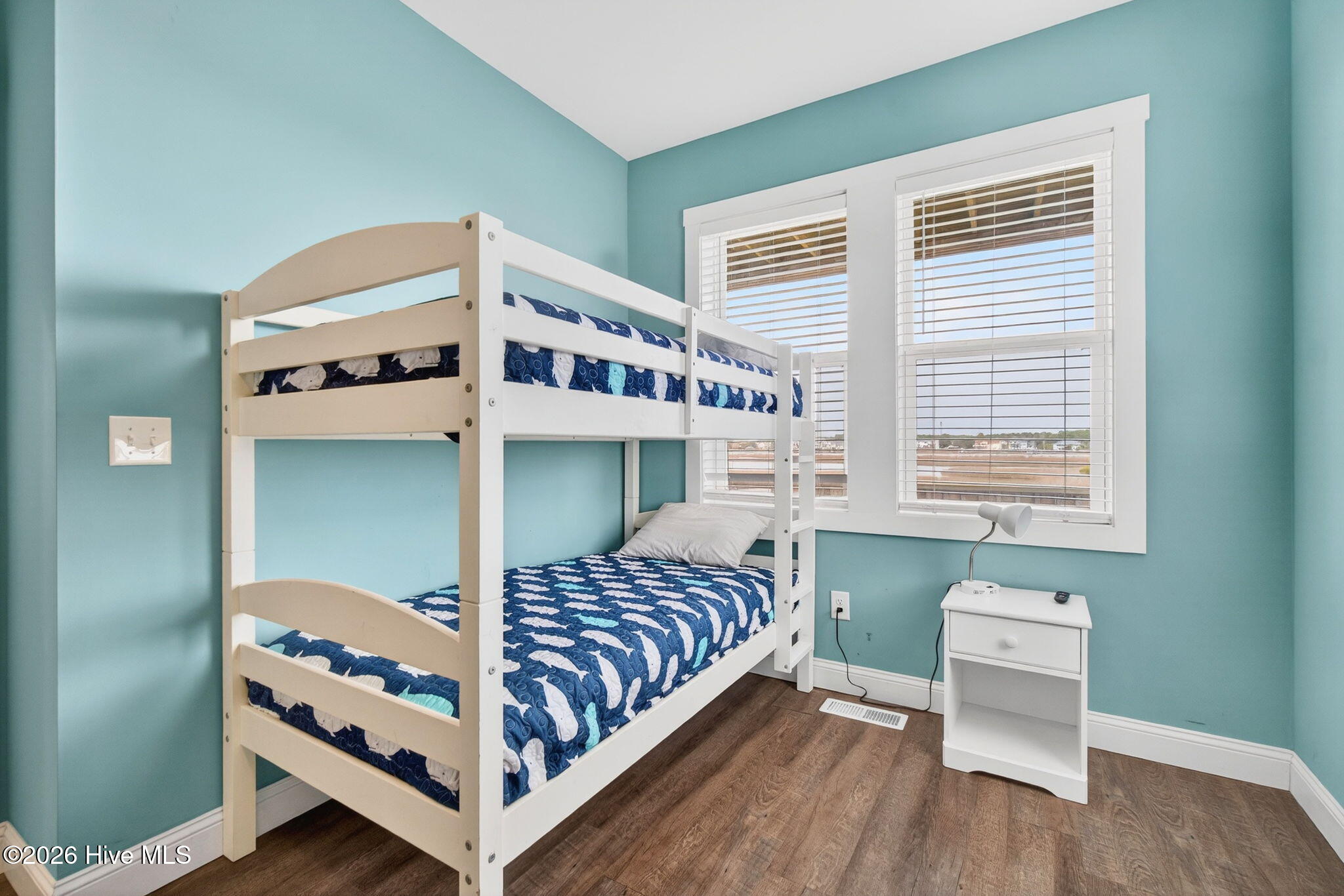 100558415 | Photo 21