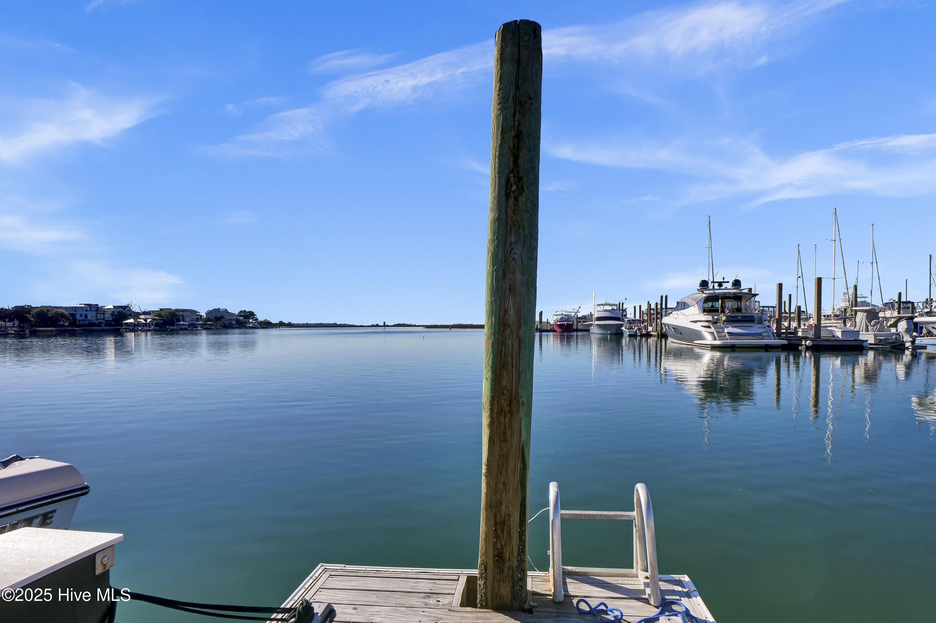 100469434 | Photo 46