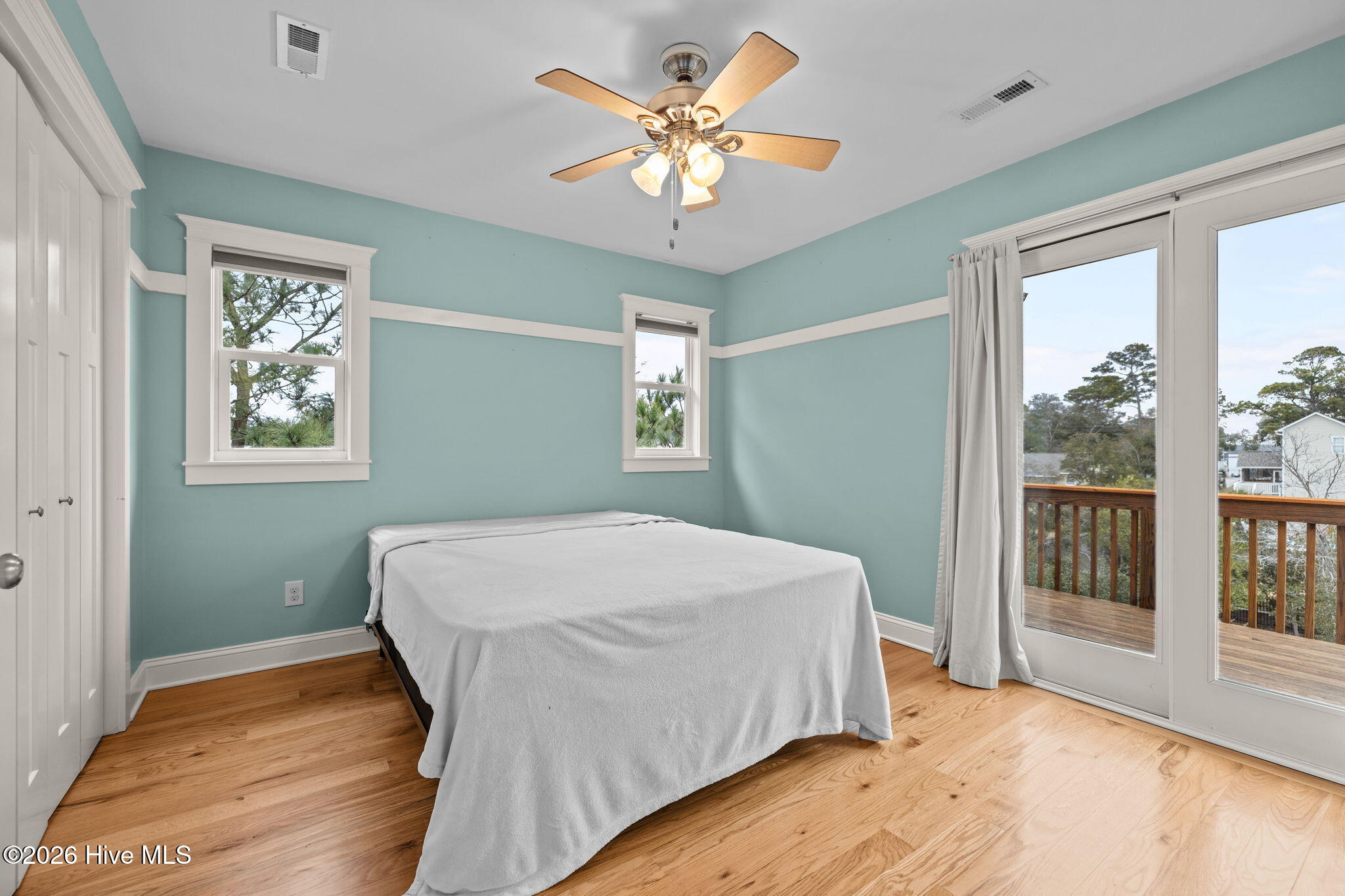 100553513 | Photo 14