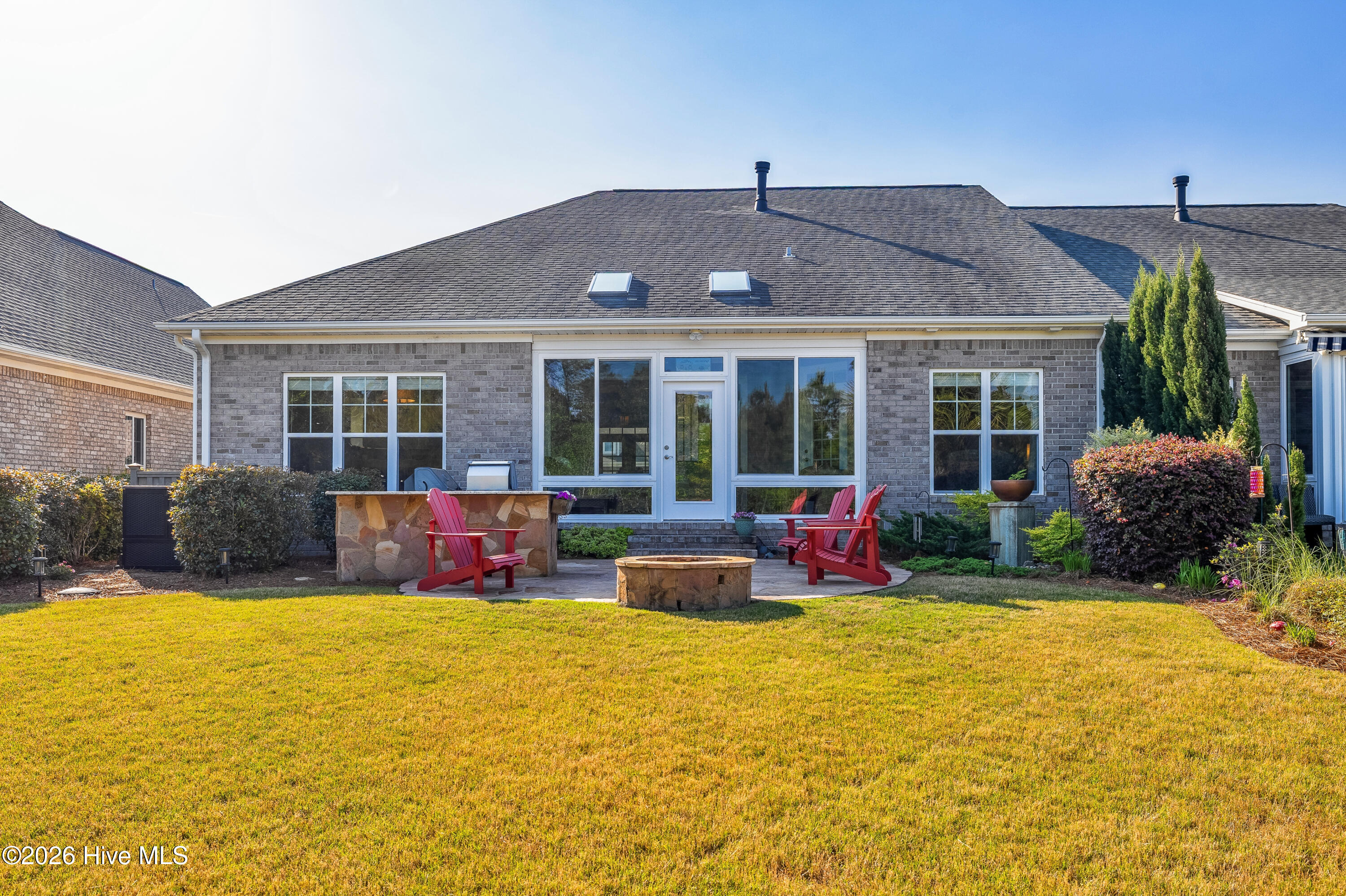 100570456 | Photo 26