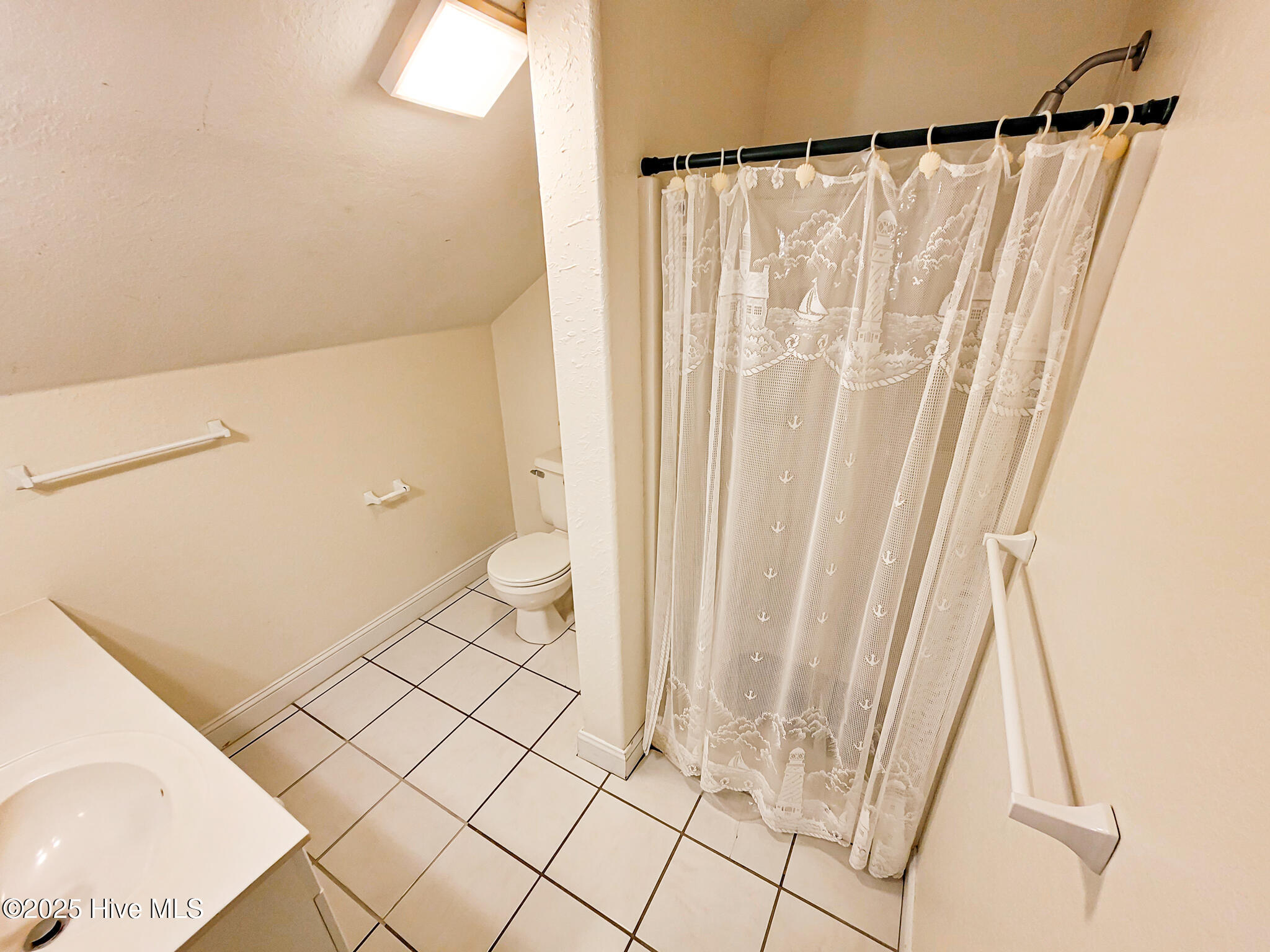 100499677 | Photo 20