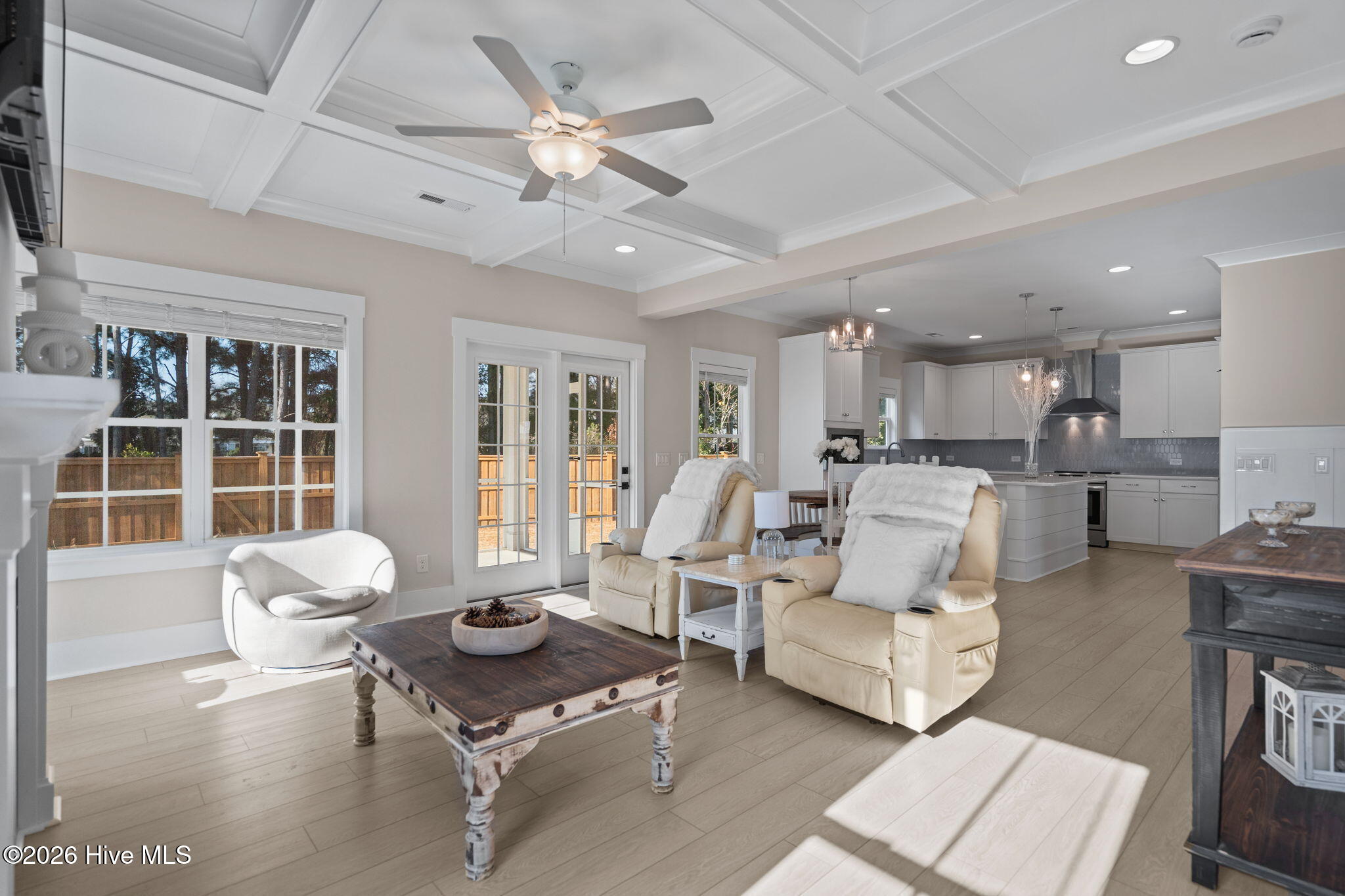 100555994 | Photo 11