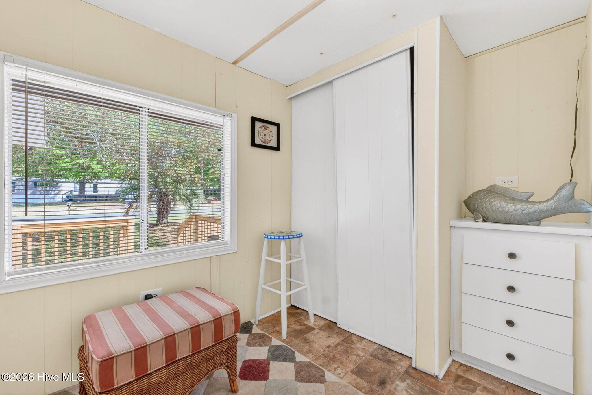 100567850 | Photo 31