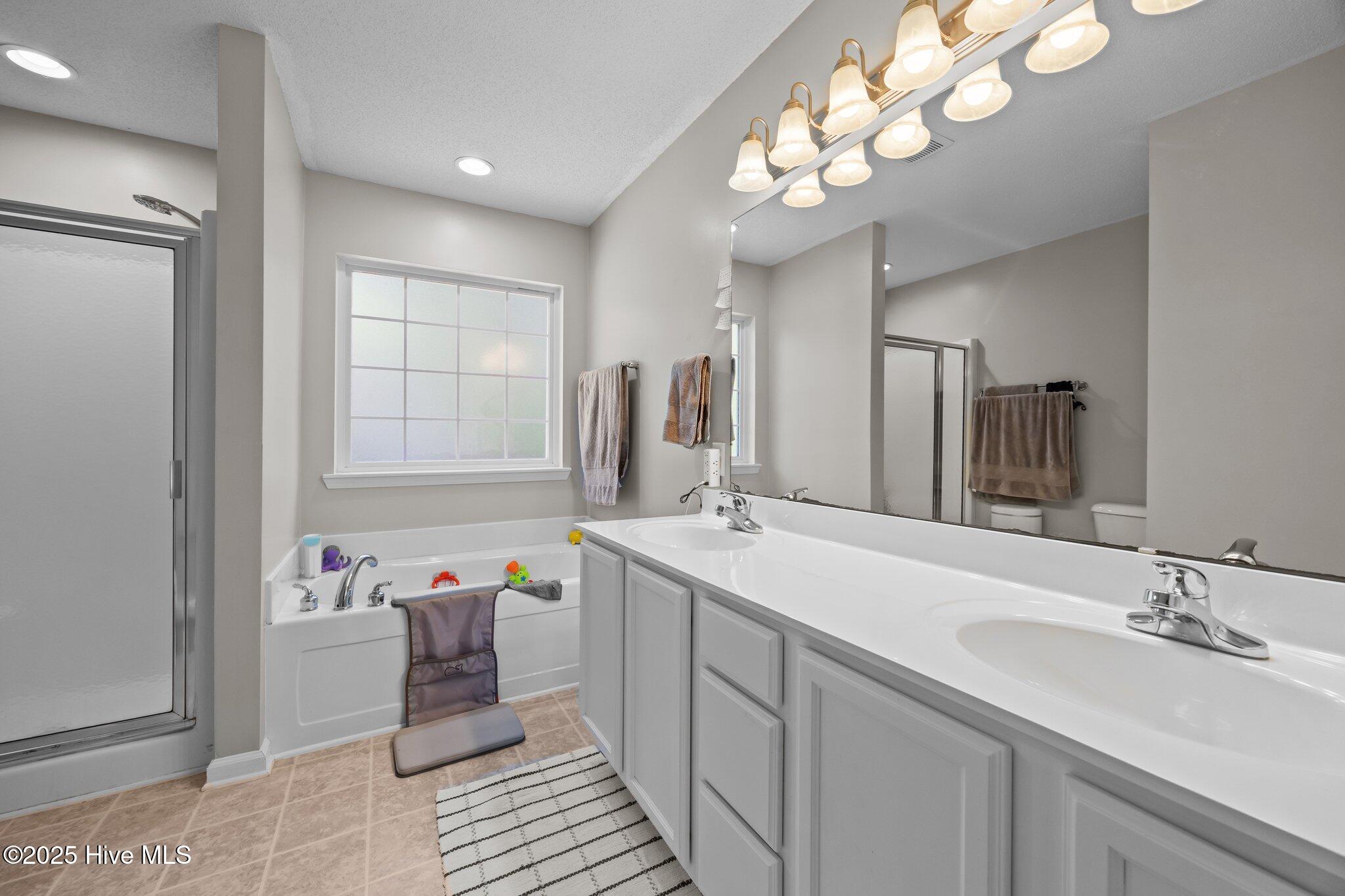 100567266 | Photo 21