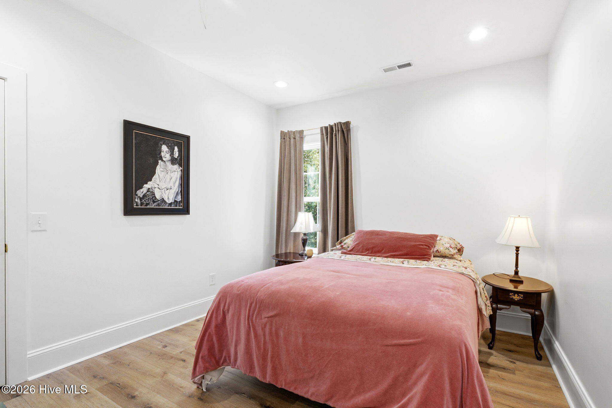 100562076 | Photo 41