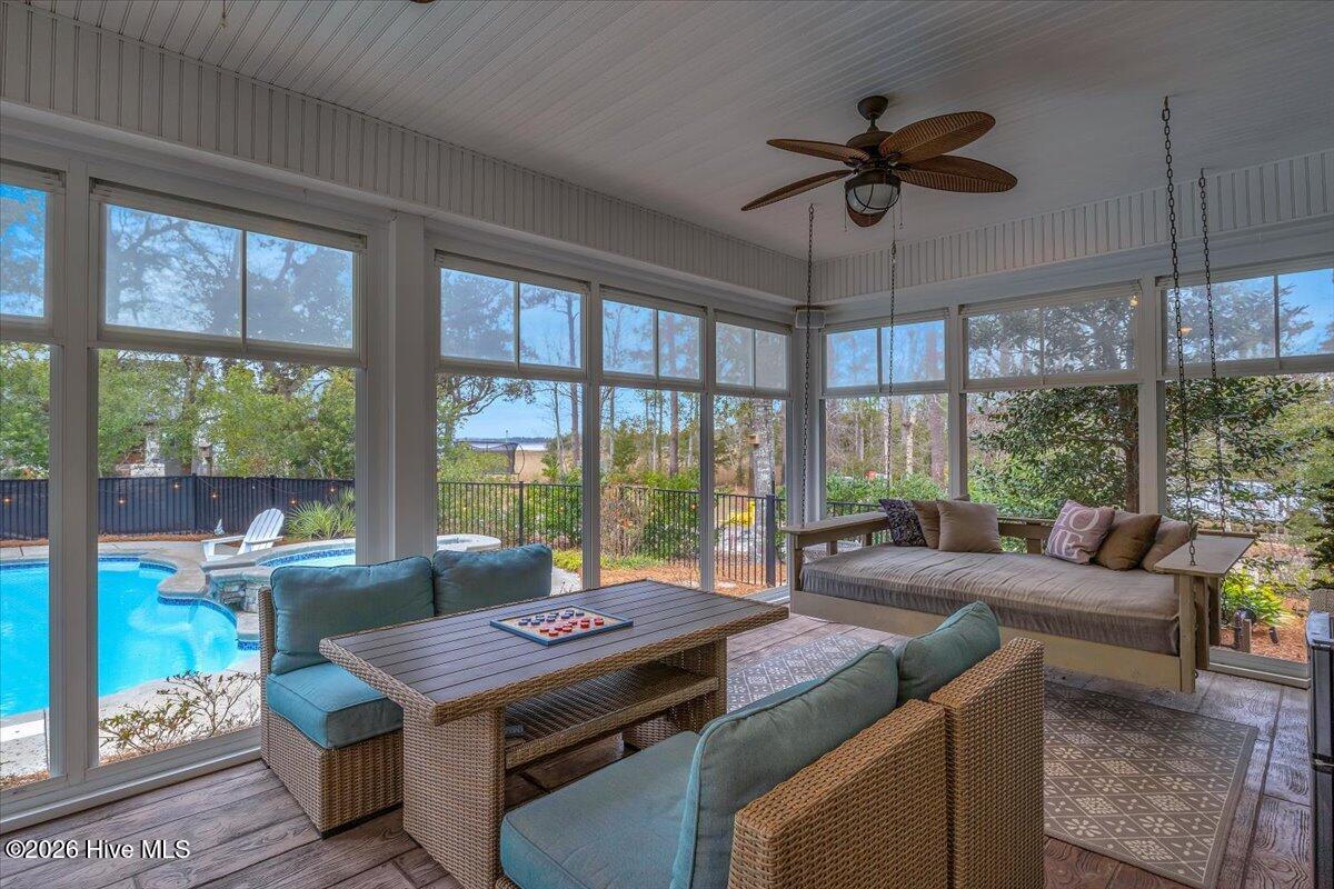 100552702 | Photo 50