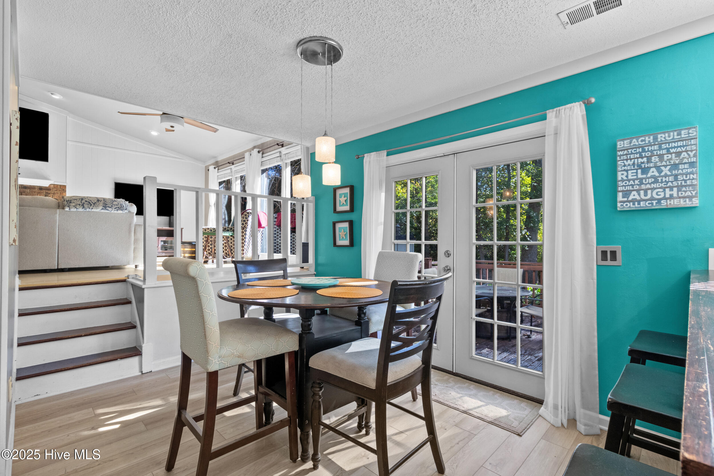 100537908 | Photo 10