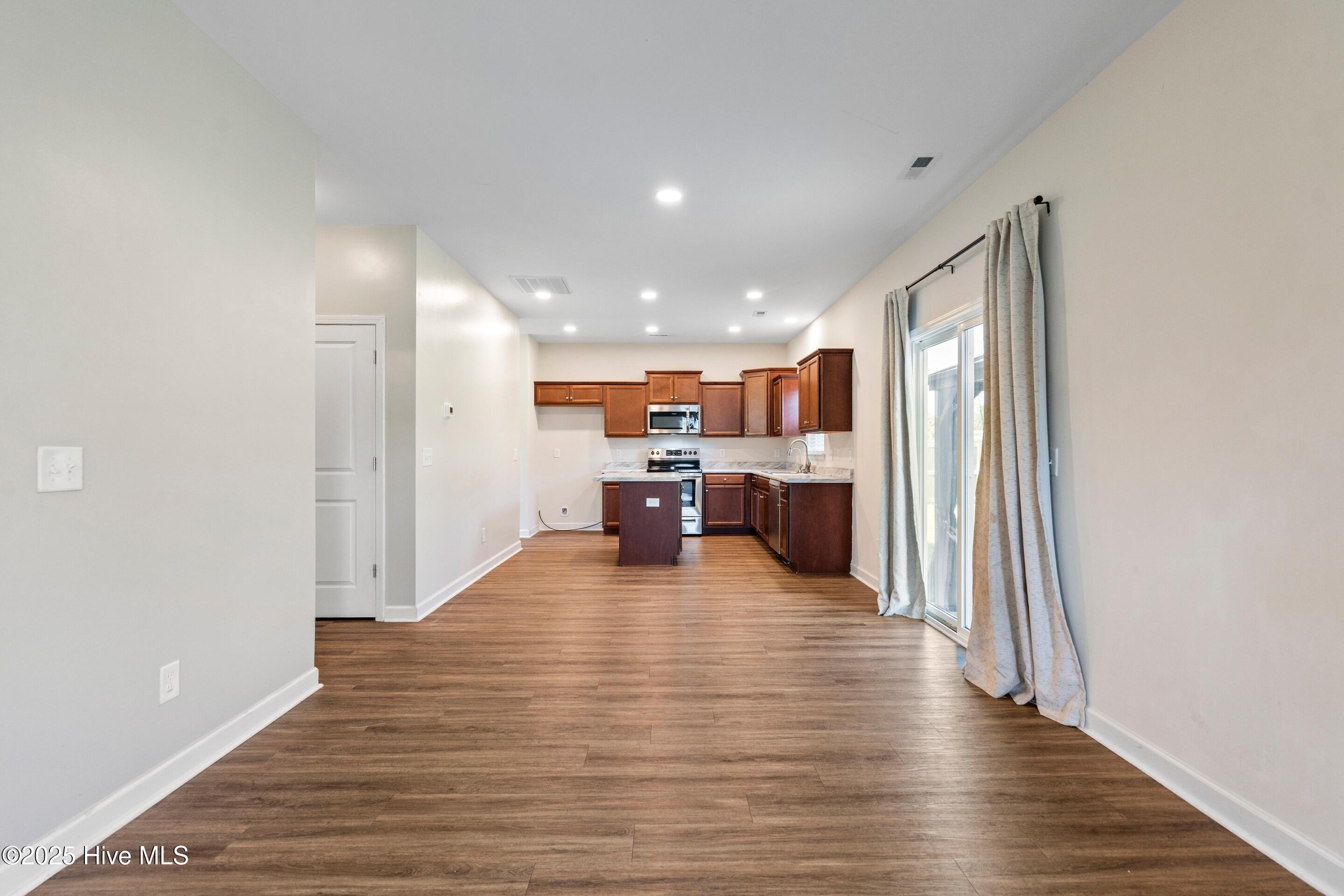 100530674 | Photo 18