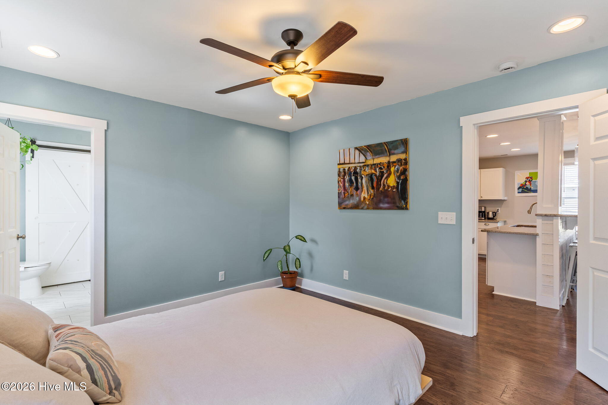 100564930 | Photo 19