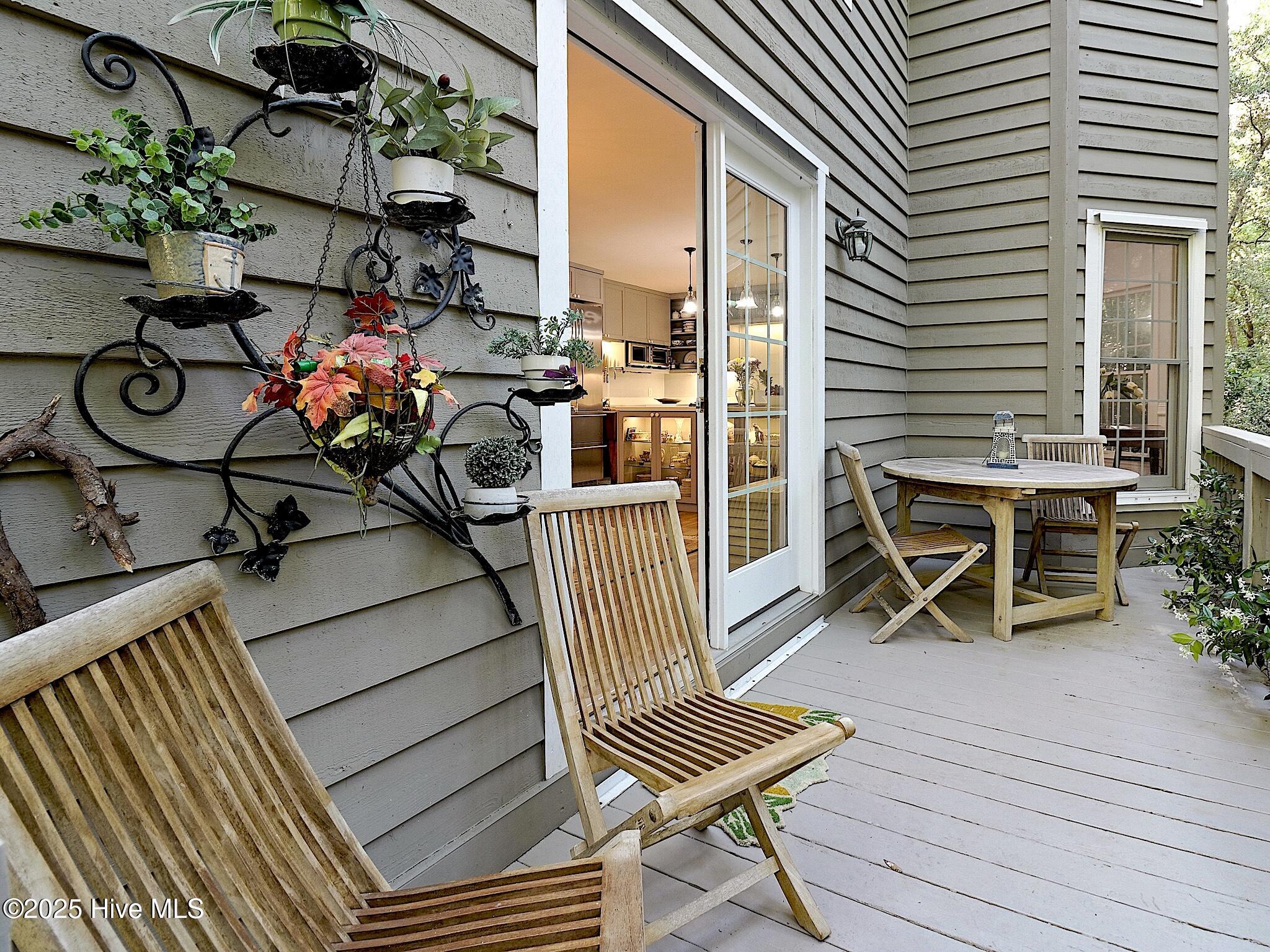 100504796 | Photo 53